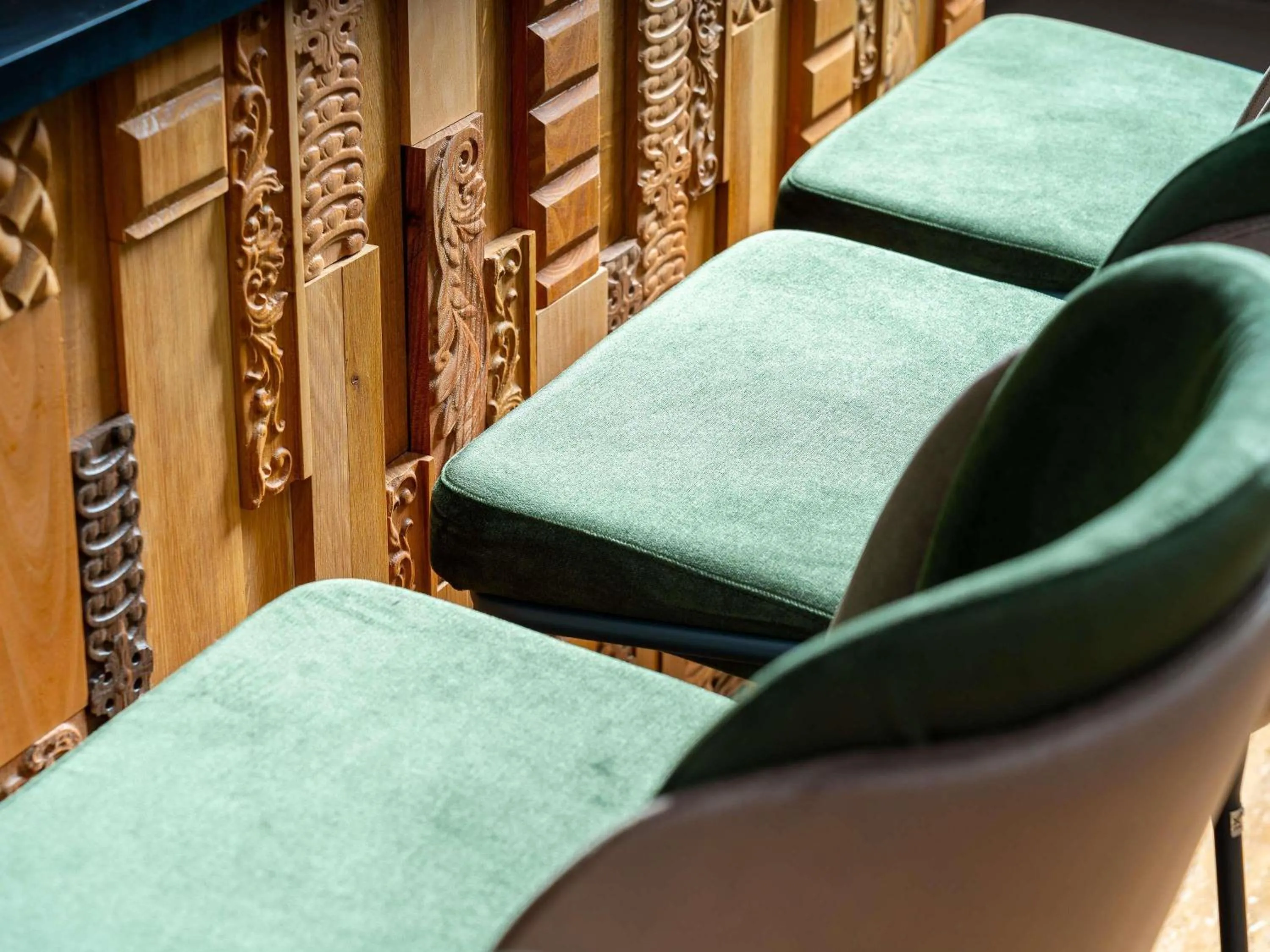 Lounge or bar in Mercure Conacul Cozieni