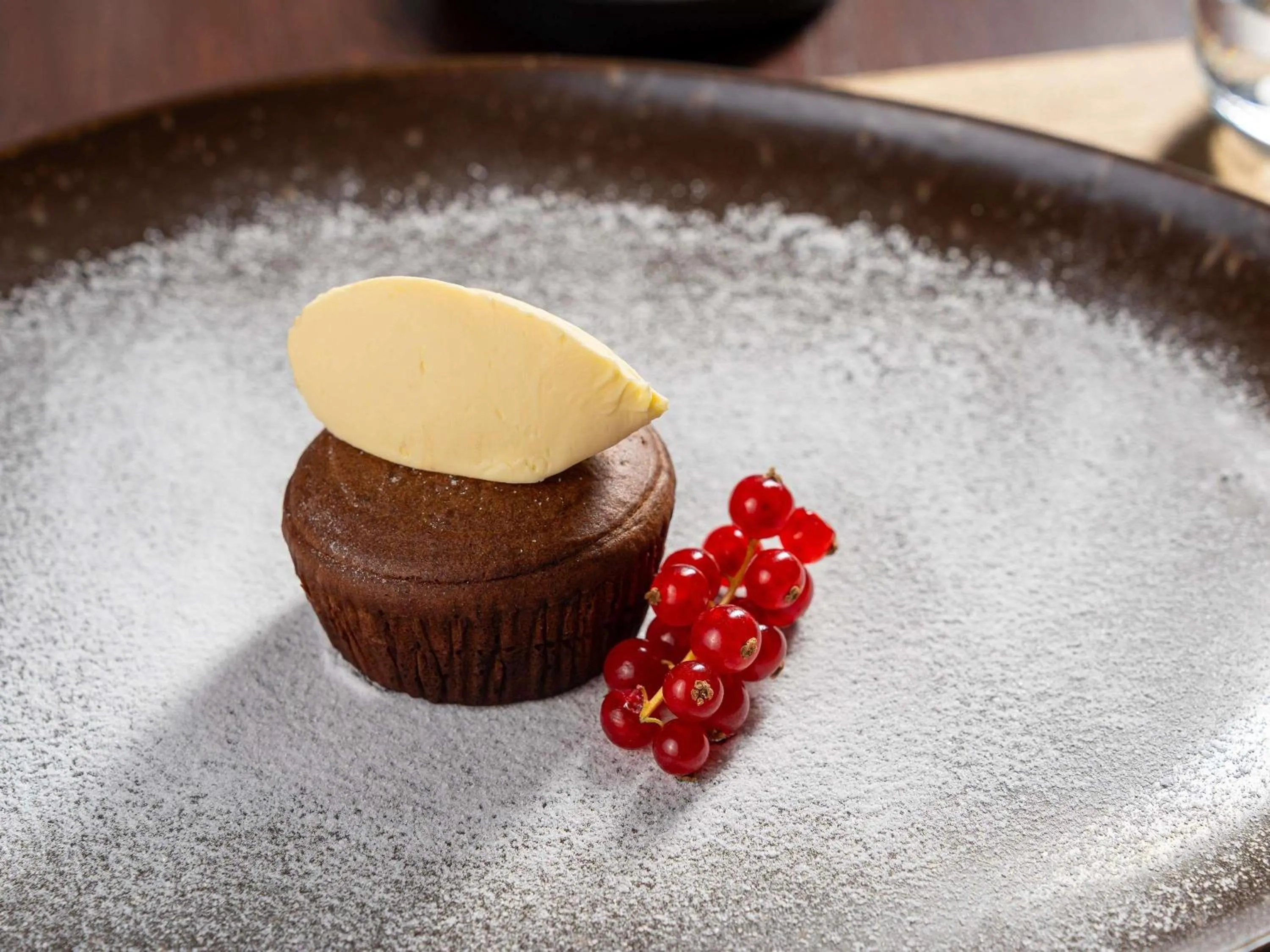 Restaurant/places to eat in Mercure Conacul Cozieni