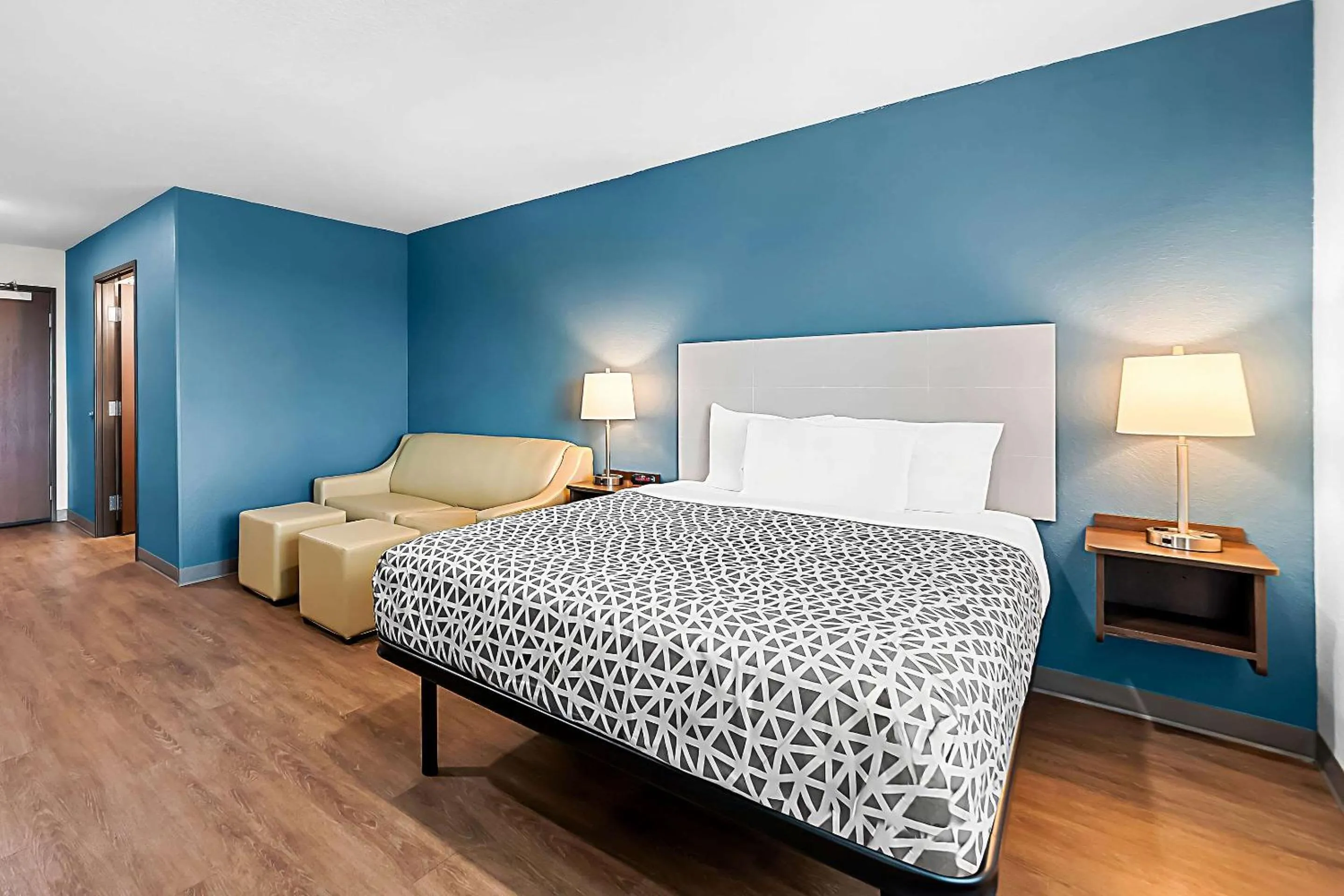 Bedroom, Bed in WoodSpring Suites Hudson Port Richey