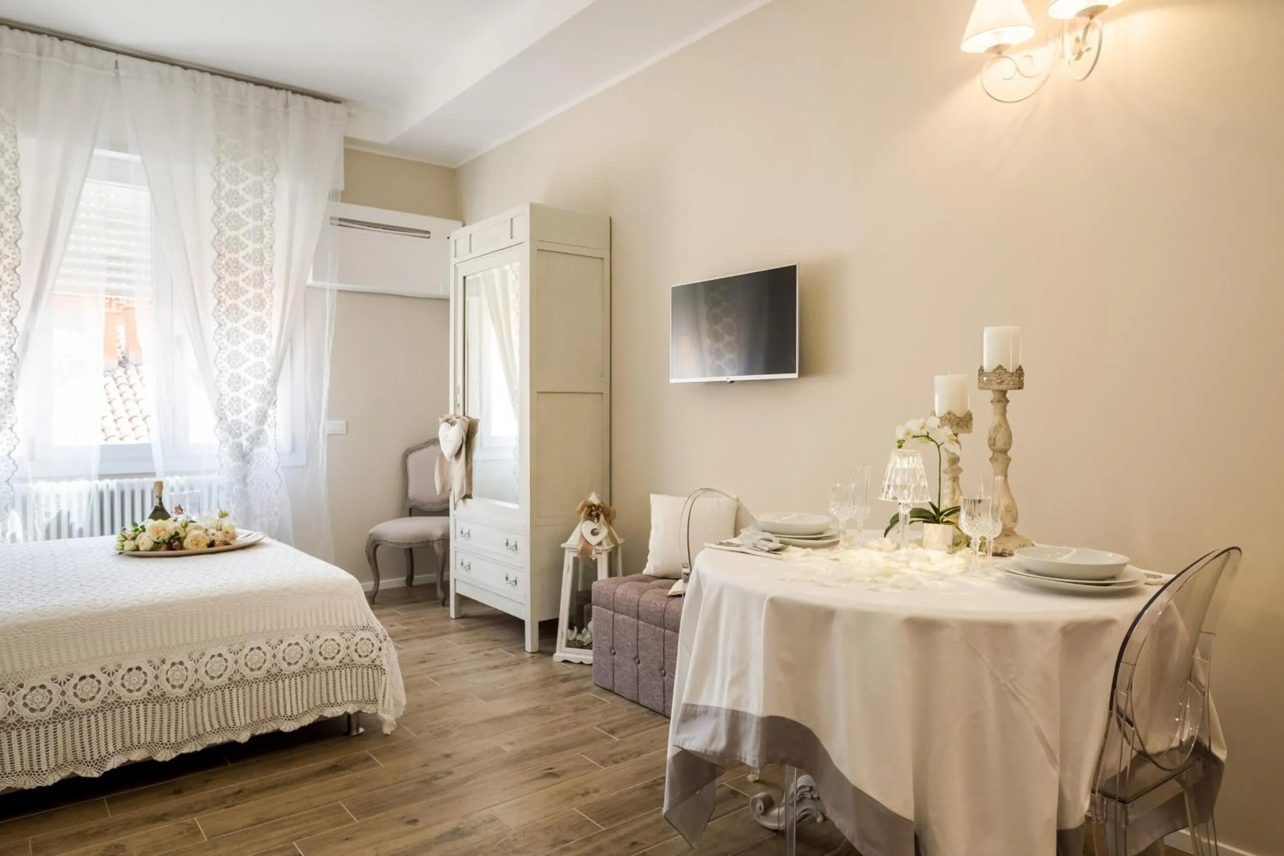 Bed in Maison del Reno by Wonderful Italy