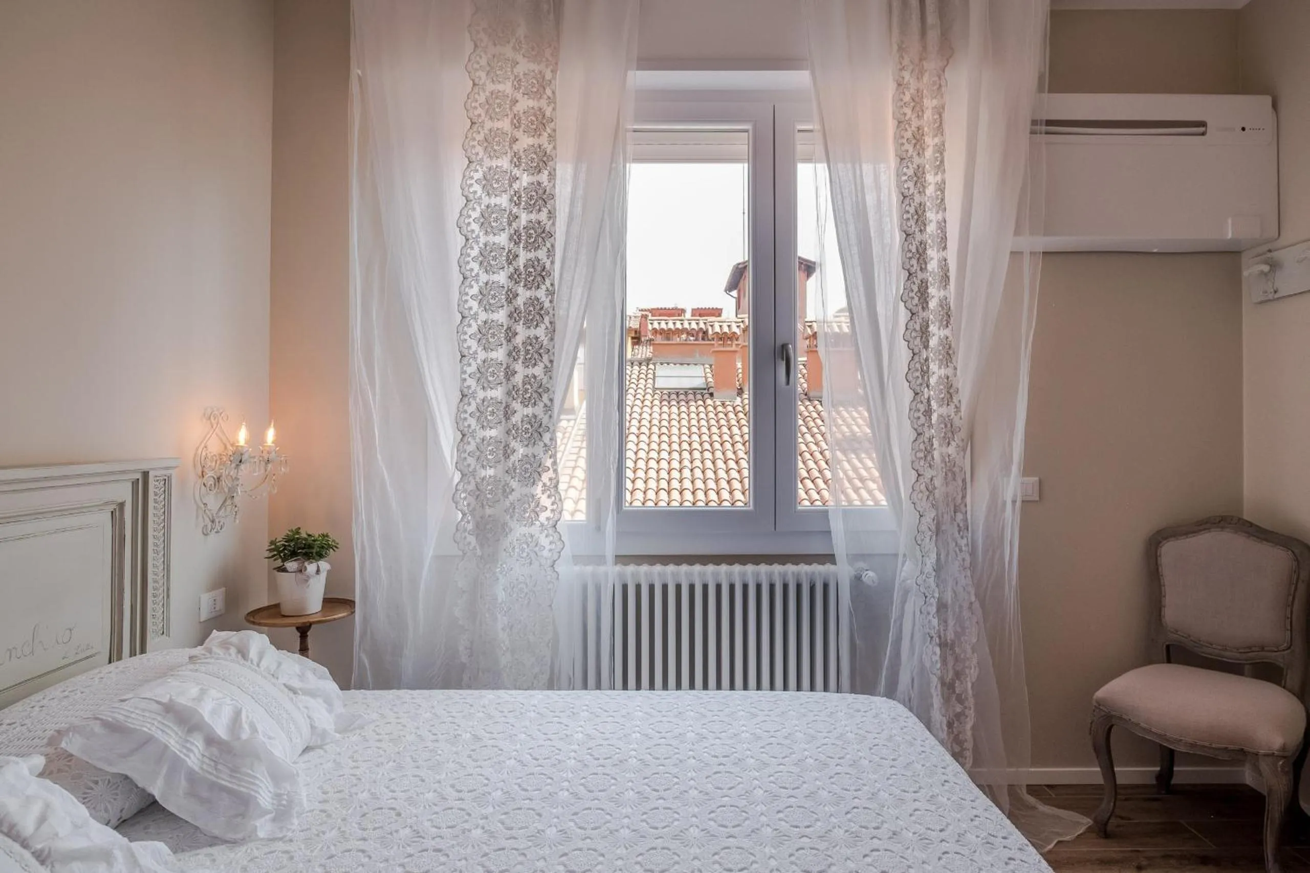 Bed in Maison del Reno by Wonderful Italy