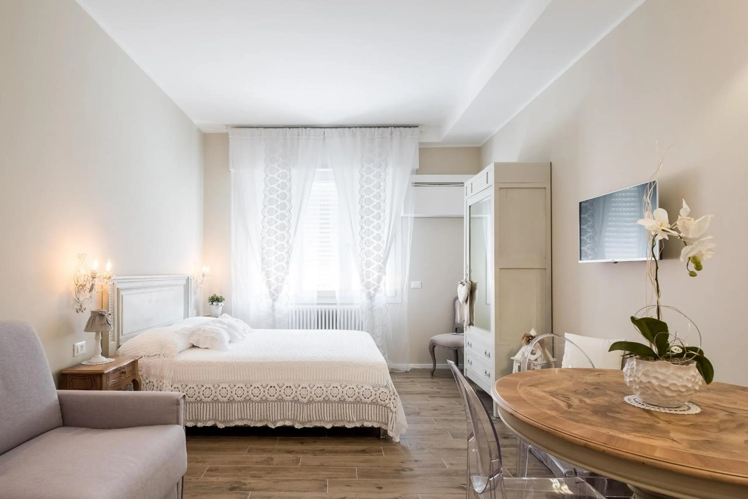 Bed in Maison del Reno by Wonderful Italy