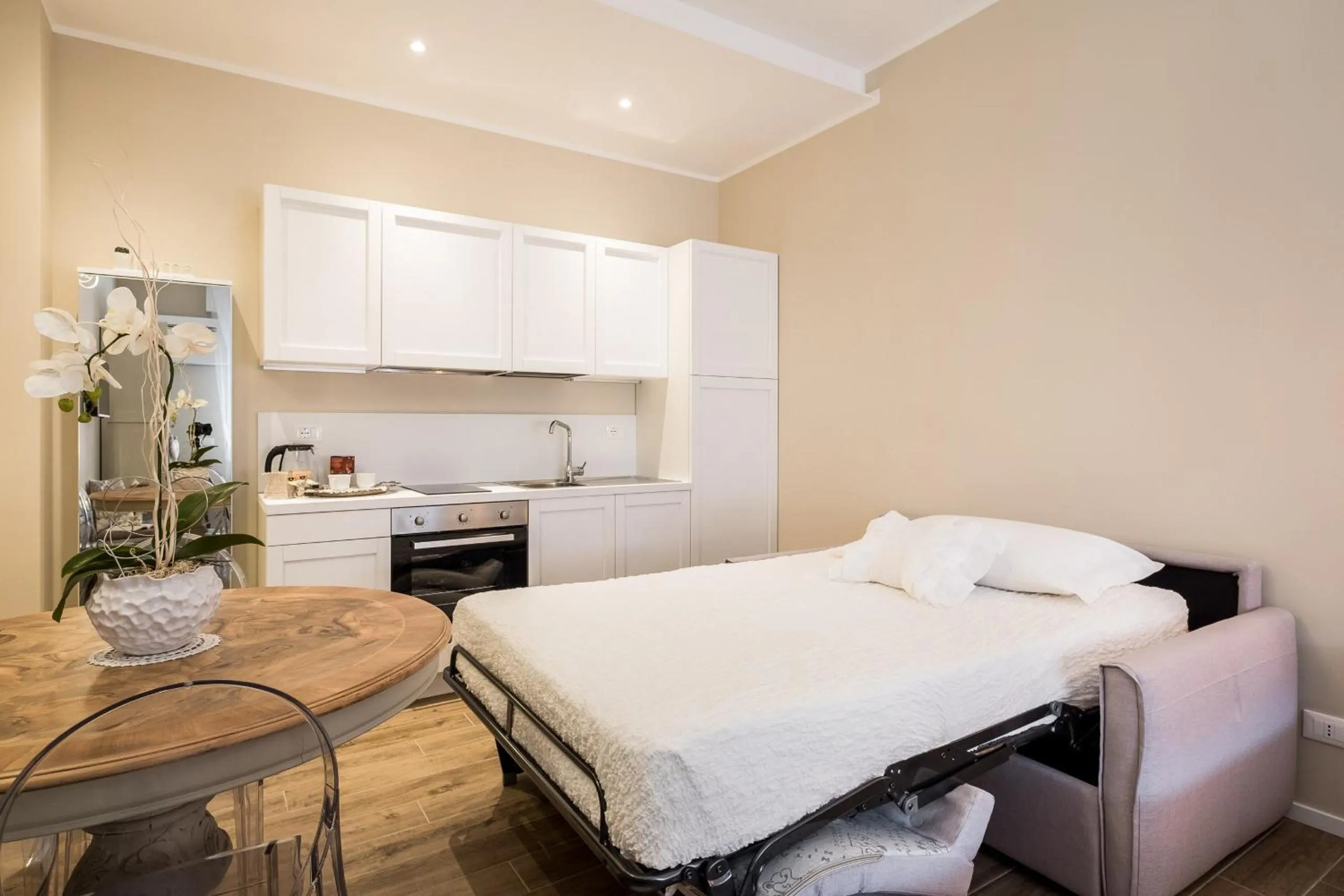 Communal lounge/ TV room, Bed in Maison del Reno by Wonderful Italy