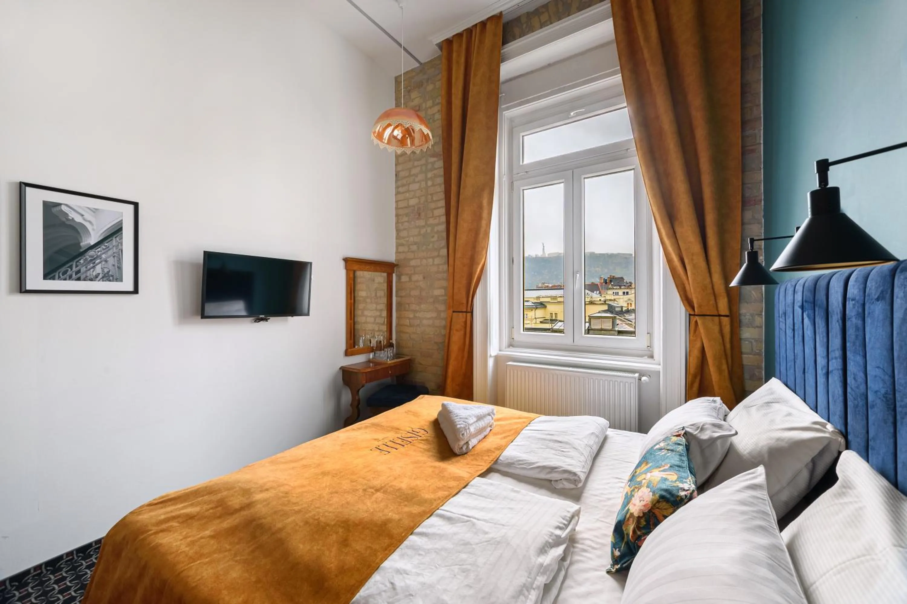 Bed in Giselle Vintage Doubles - Adults Only