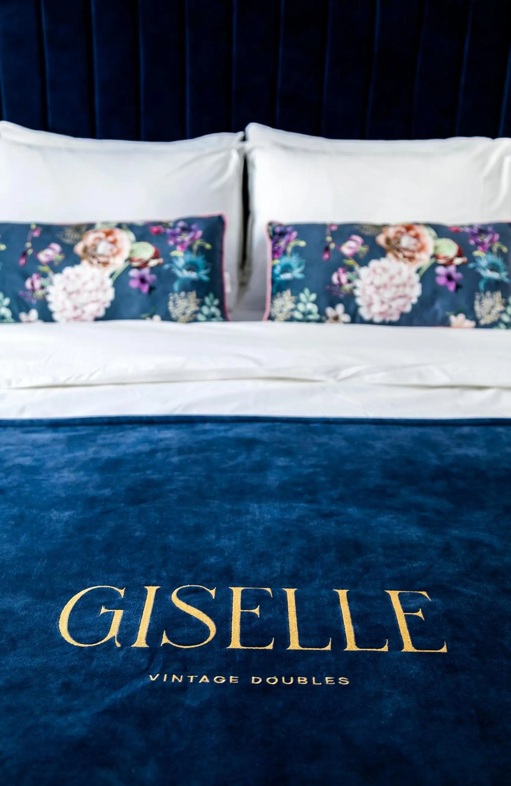 Bed in Giselle Vintage Doubles - Adults Only