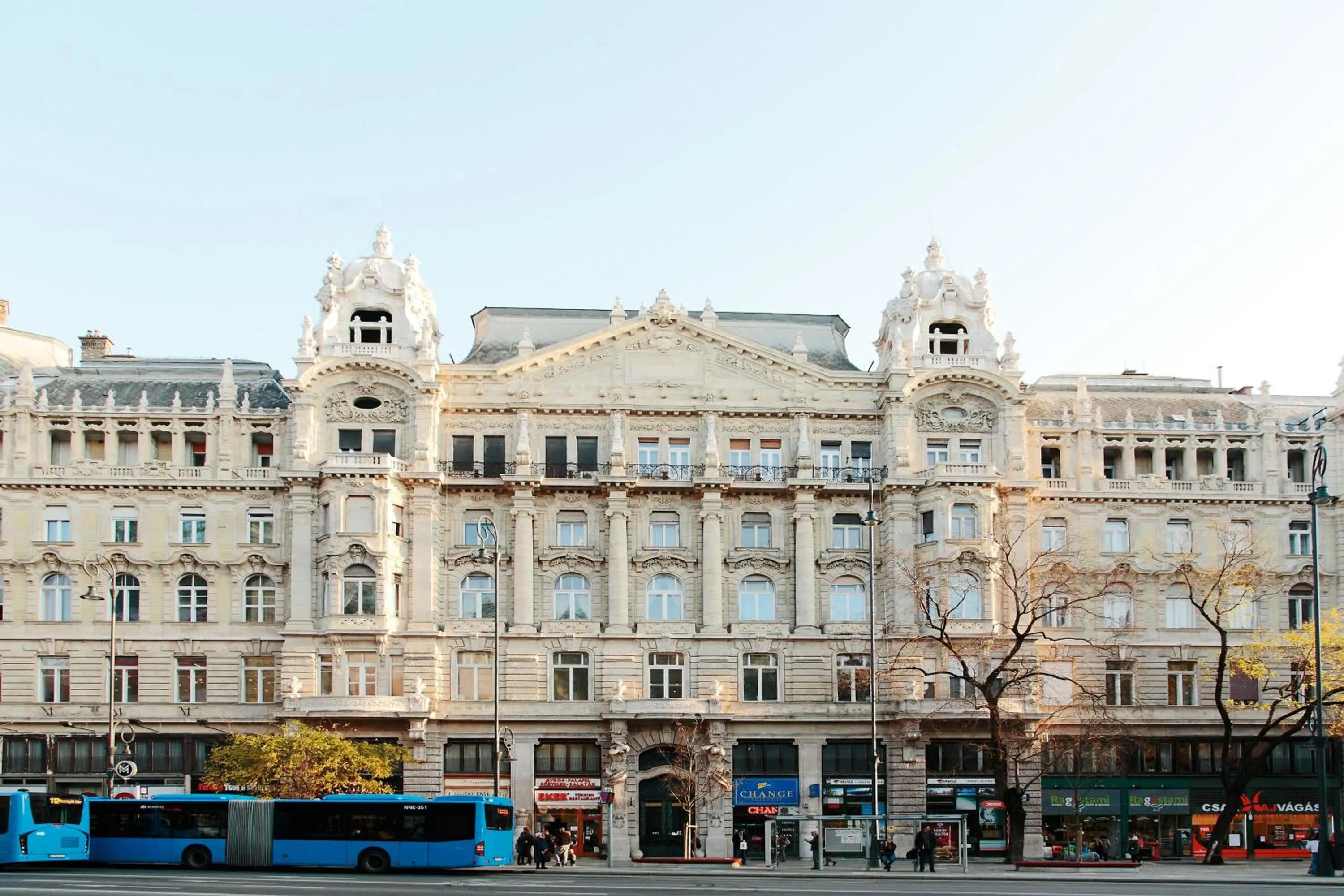 Property building in Giselle Vintage Doubles - Adults Only