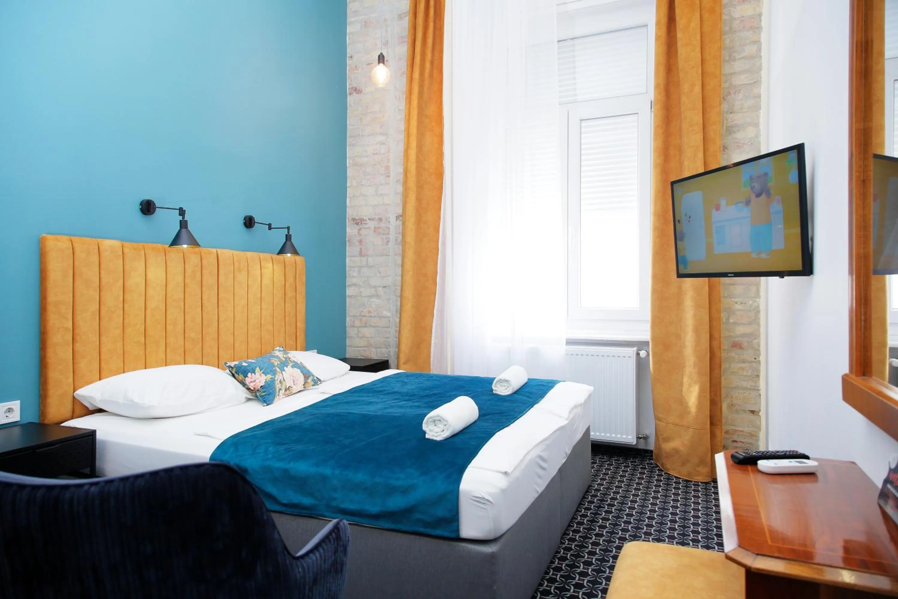 Bed in Giselle Vintage Doubles - Adults Only