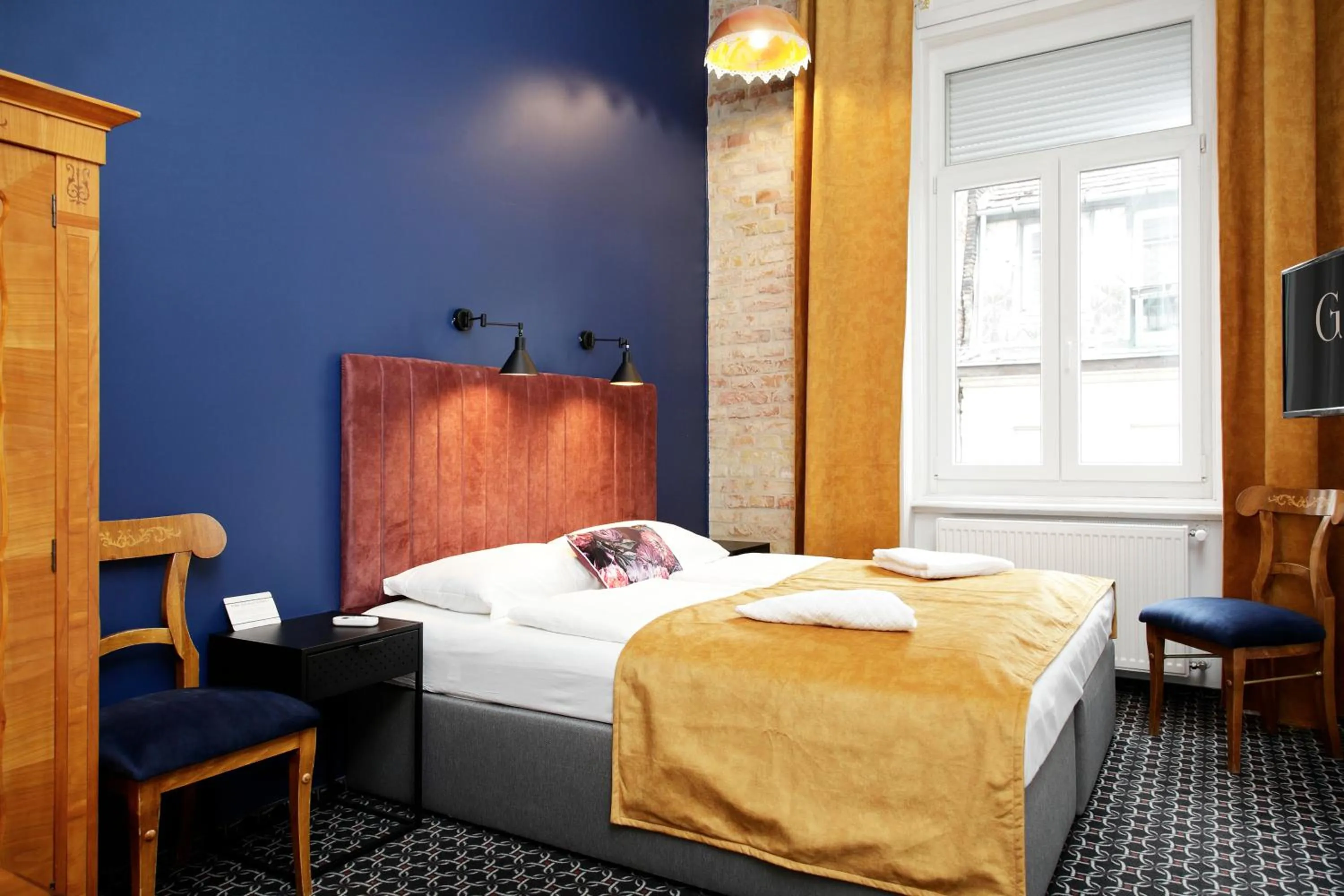 Bed in Giselle Vintage Doubles - Adults Only