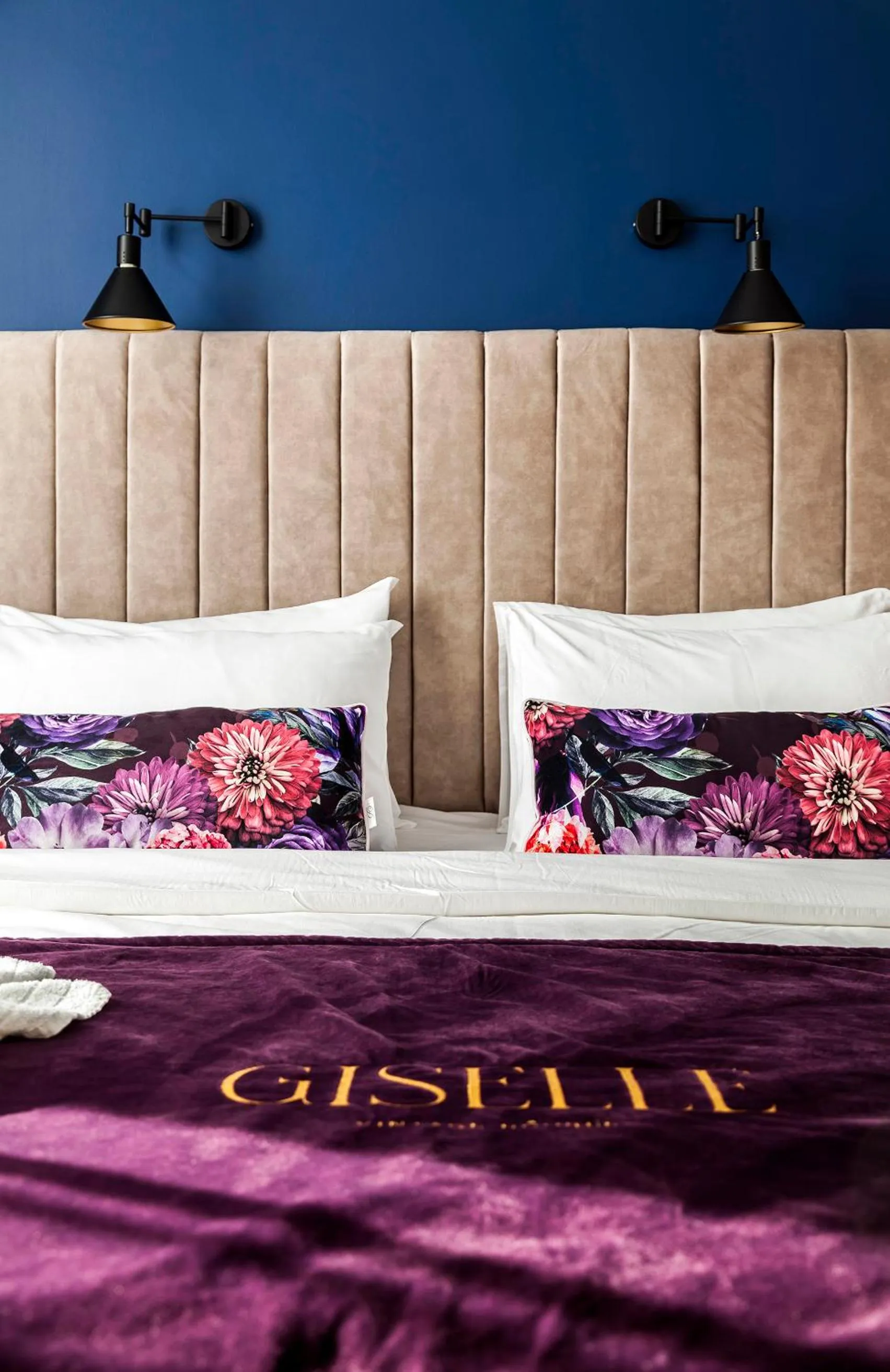 Bed in Giselle Vintage Doubles - Adults Only