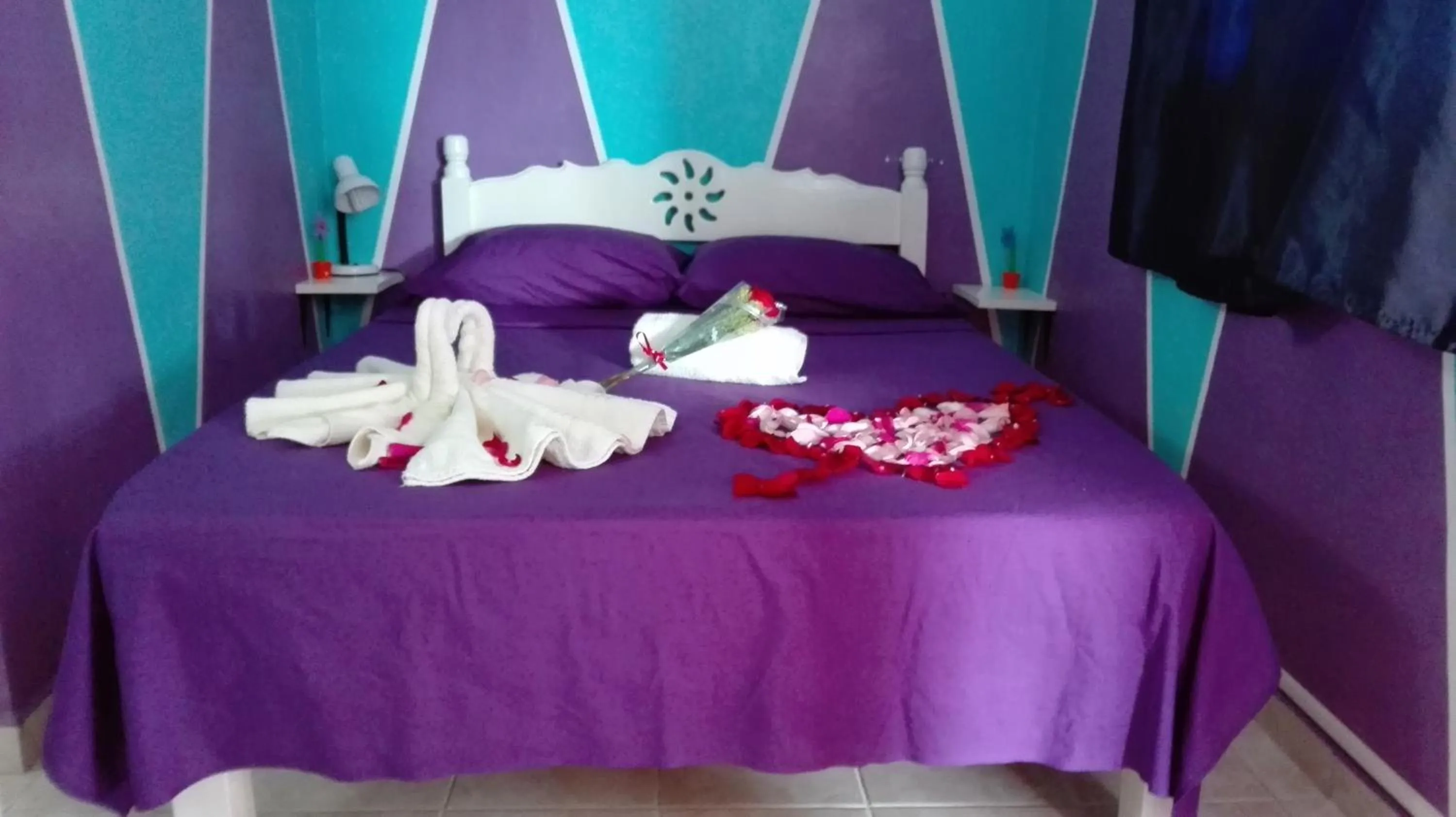 Decorative detail, Bed in Appartamenti Melissa