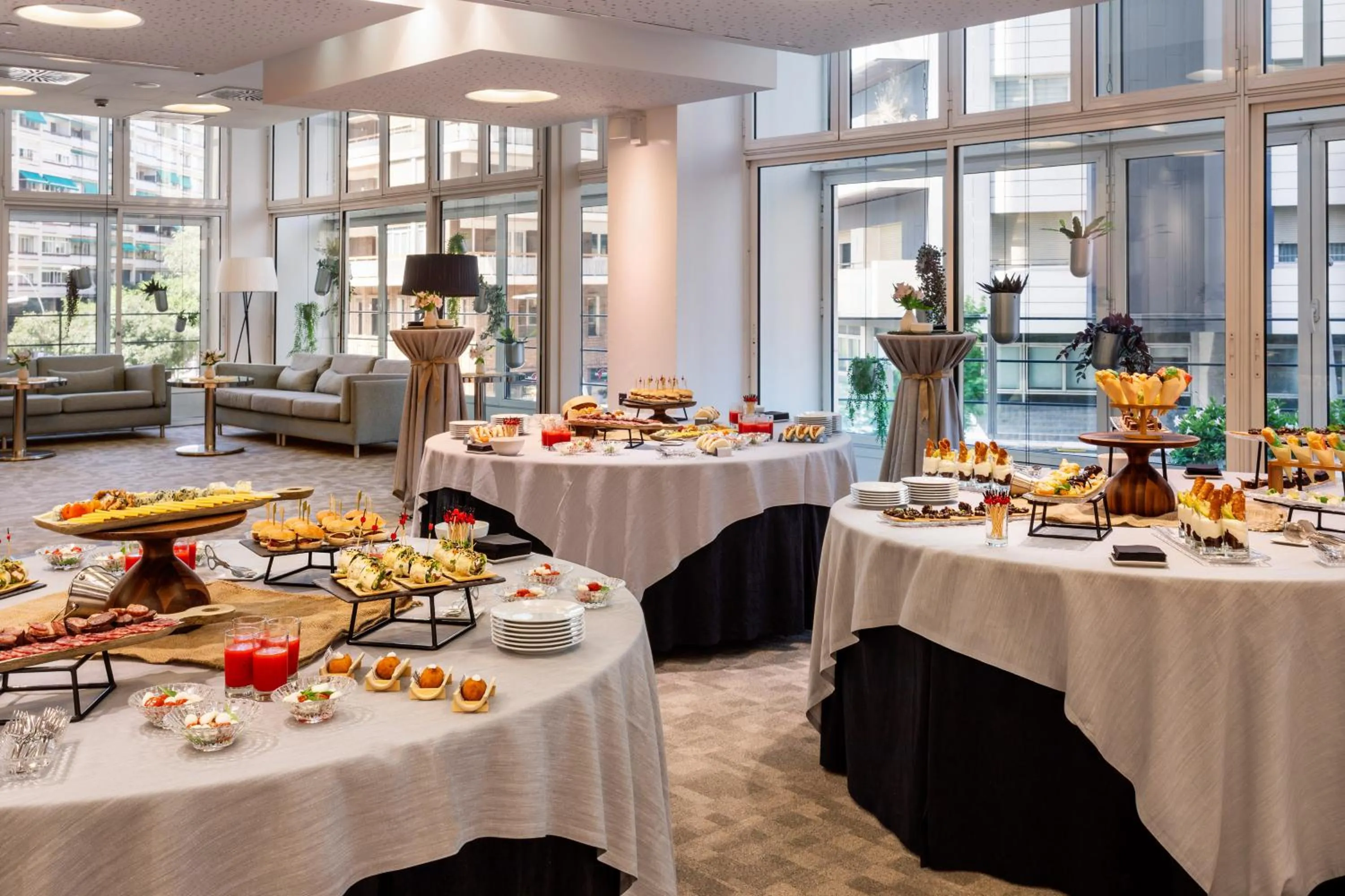 Food and drinks in Melia Barcelona Sarriá