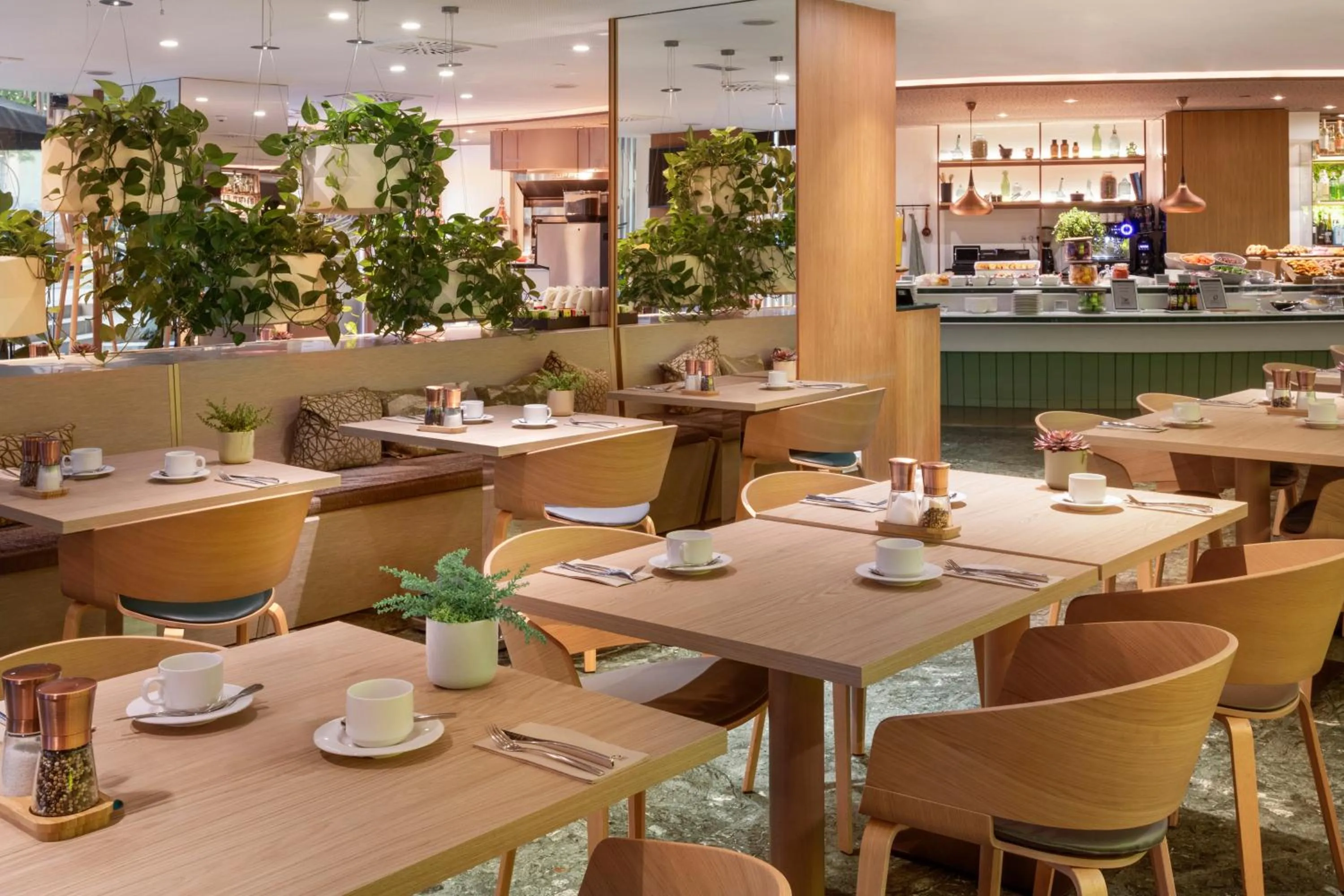 Restaurant/places to eat in Melia Barcelona Sarriá