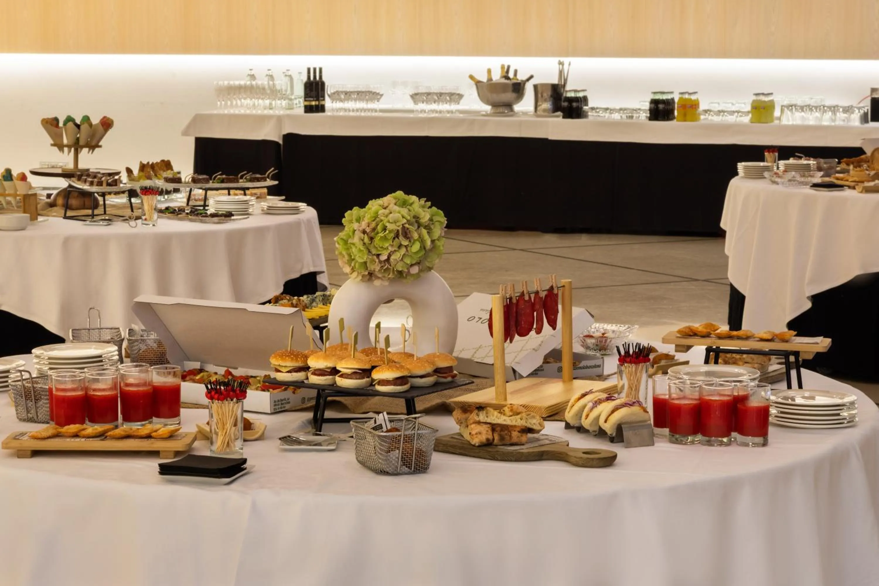 Food and drinks in Melia Barcelona Sarriá