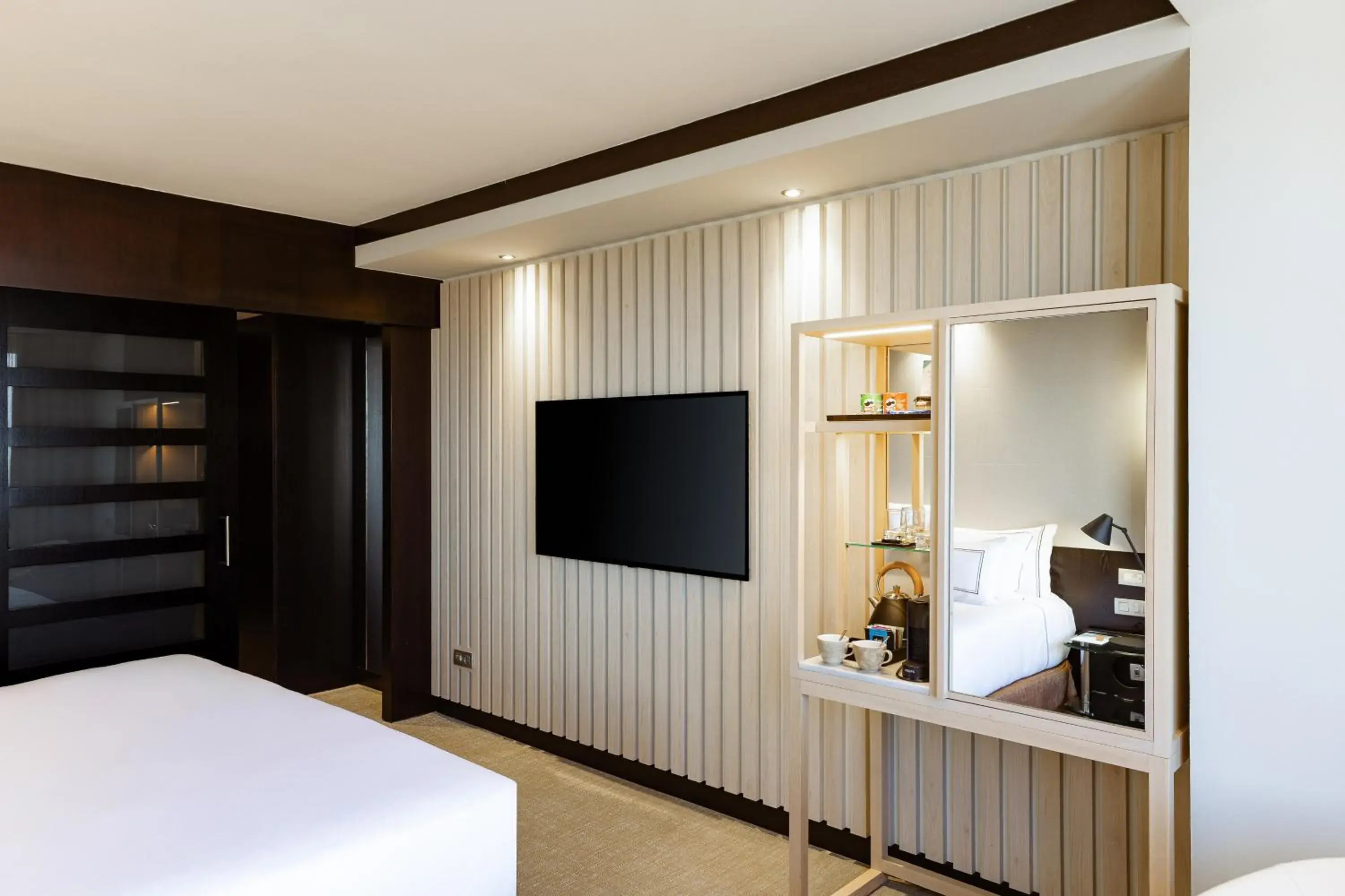 TV and multimedia, Bed in Melia Barcelona Sarriá TV and multimedia, Bed in Melia Barcelona Sarriá