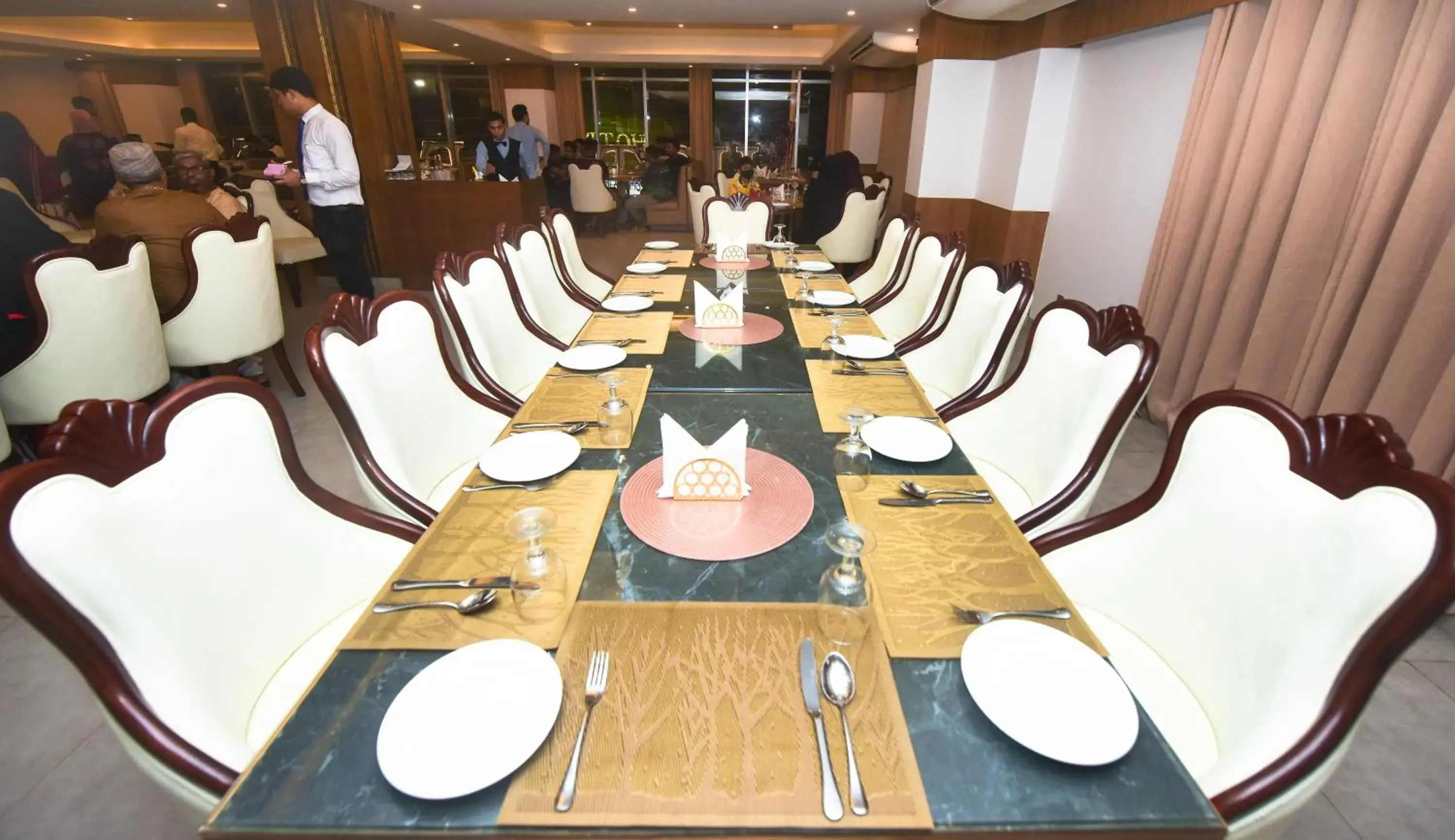 Restaurant/places to eat in Hotel Elite Palace Restaurant/places to eat in Hotel Elite Palace