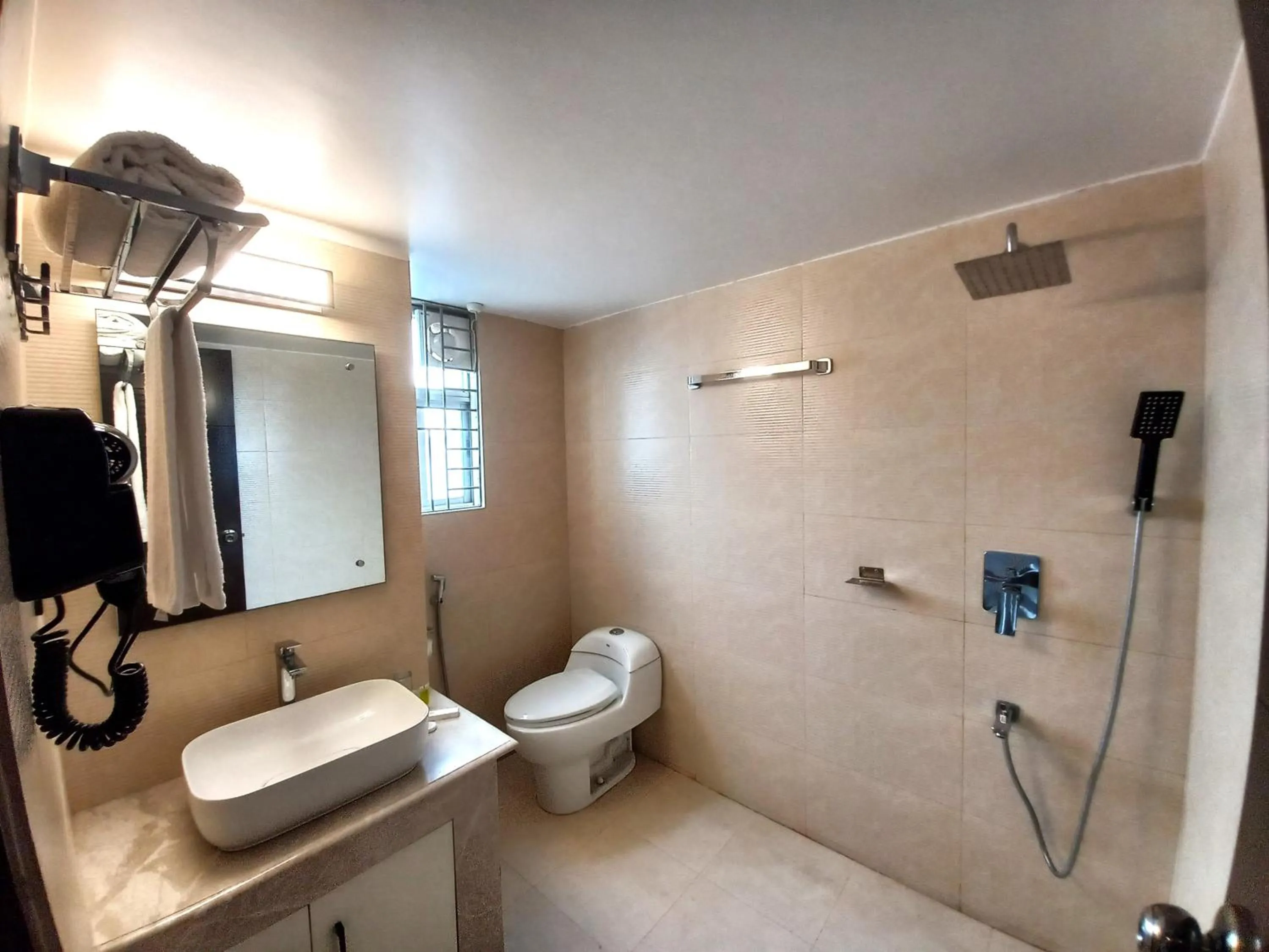 Shower in Hotel Elite Palace