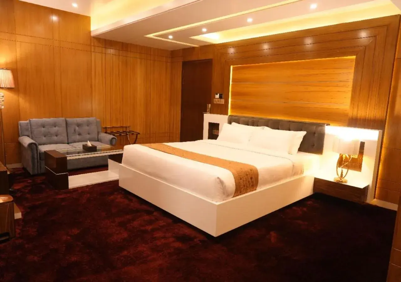 Living room, Bed in Hotel Elite Palace Living room, Bed in Hotel Elite Palace