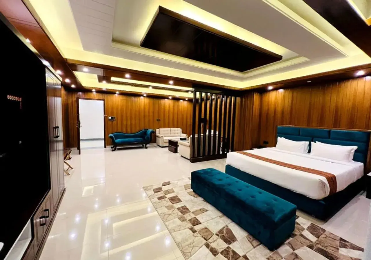 Living room, Bed in Hotel Elite Palace Living room, Bed in Hotel Elite Palace