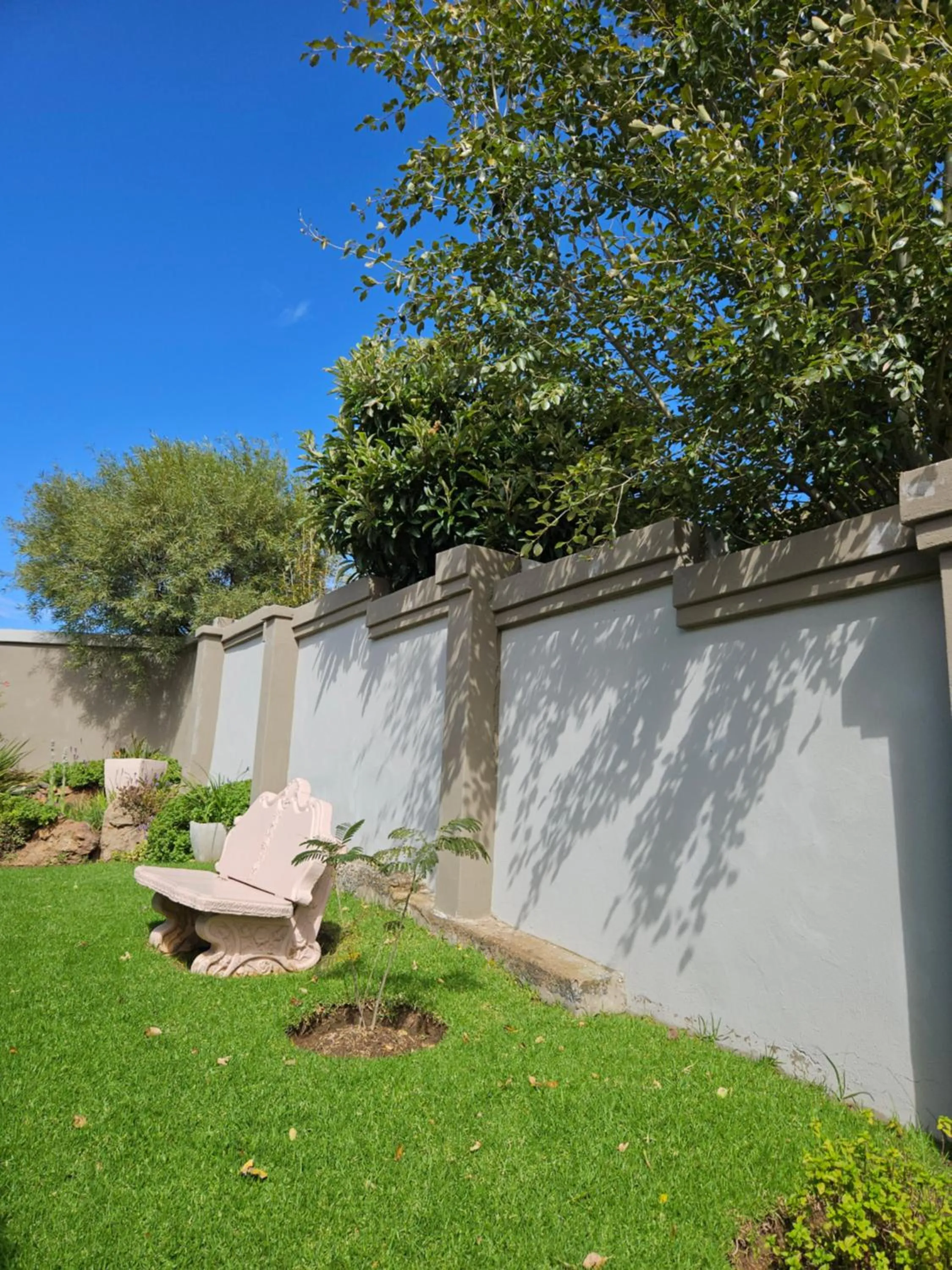 Garden in Three Stones Executive Apartments