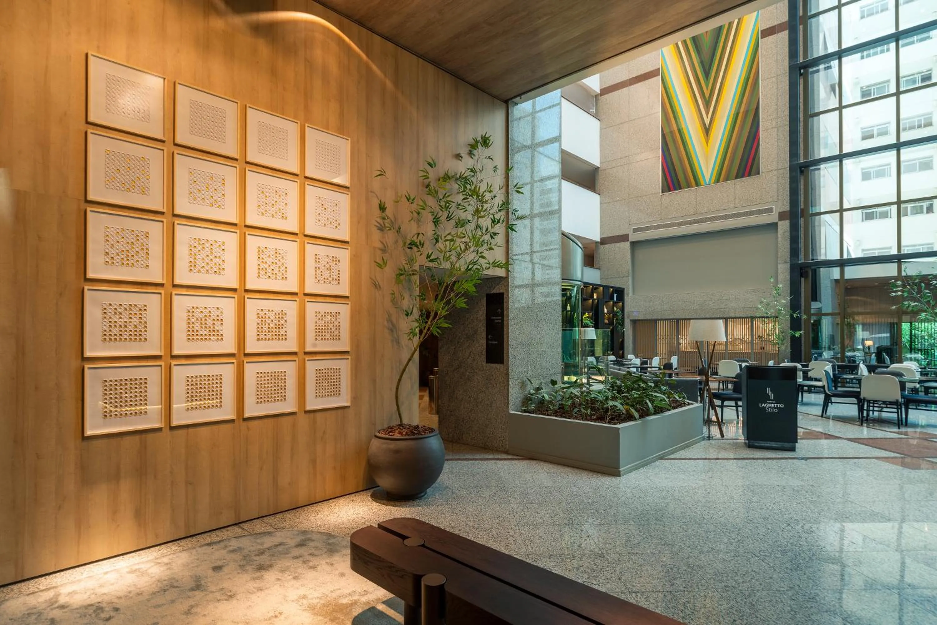 Living room in Laghetto Stilo São Paulo