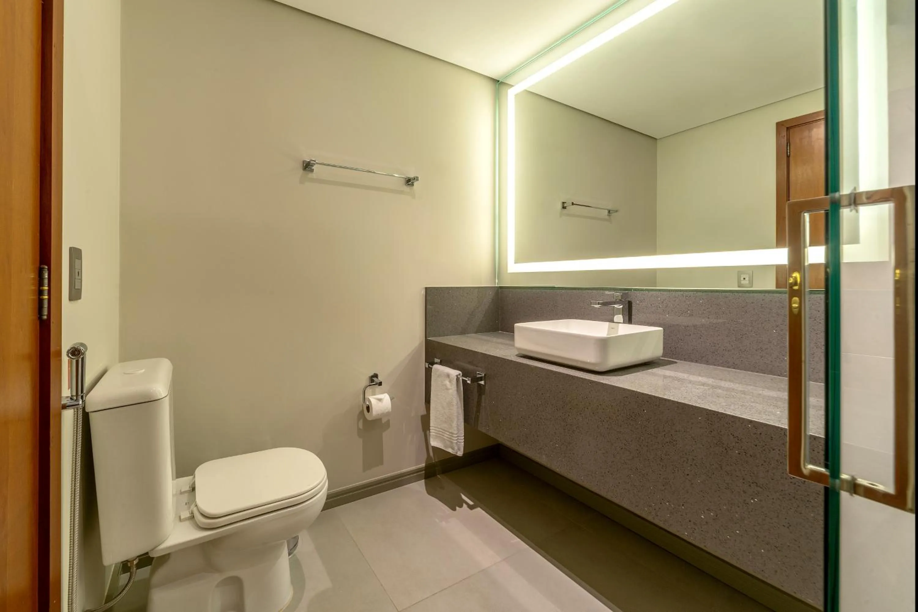 Bathroom in Laghetto Stilo São Paulo