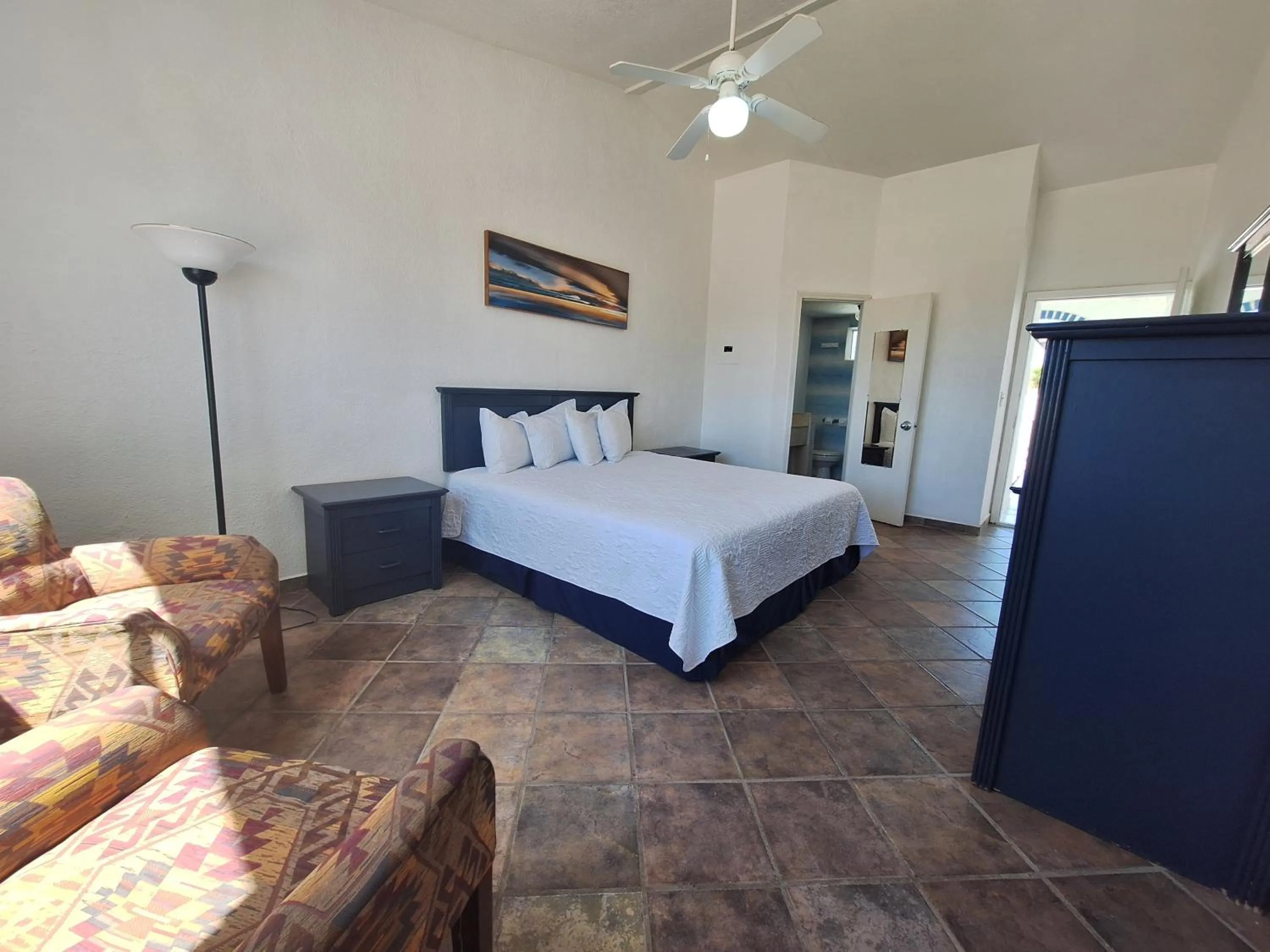 Photo of the whole room, Bed in Playa Inn Rocky Point