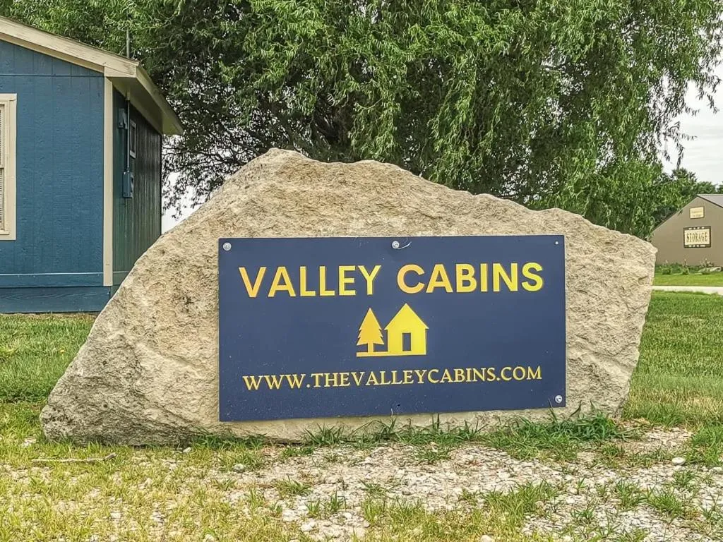 Valley Cabins Double Queen Hotel Room