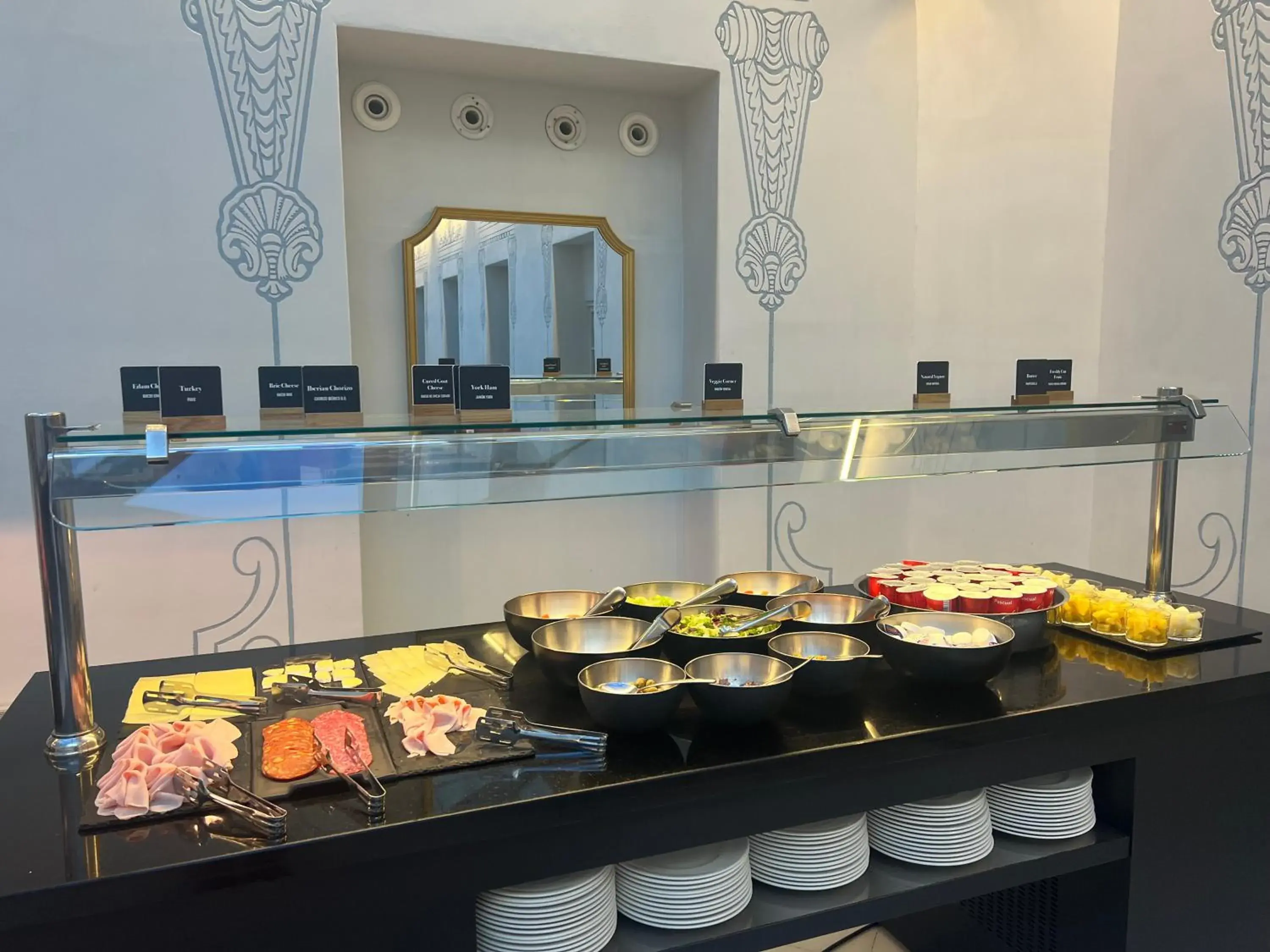 Buffet breakfast in Oriente Atiram Hotel Buffet breakfast in Oriente Atiram Hotel
