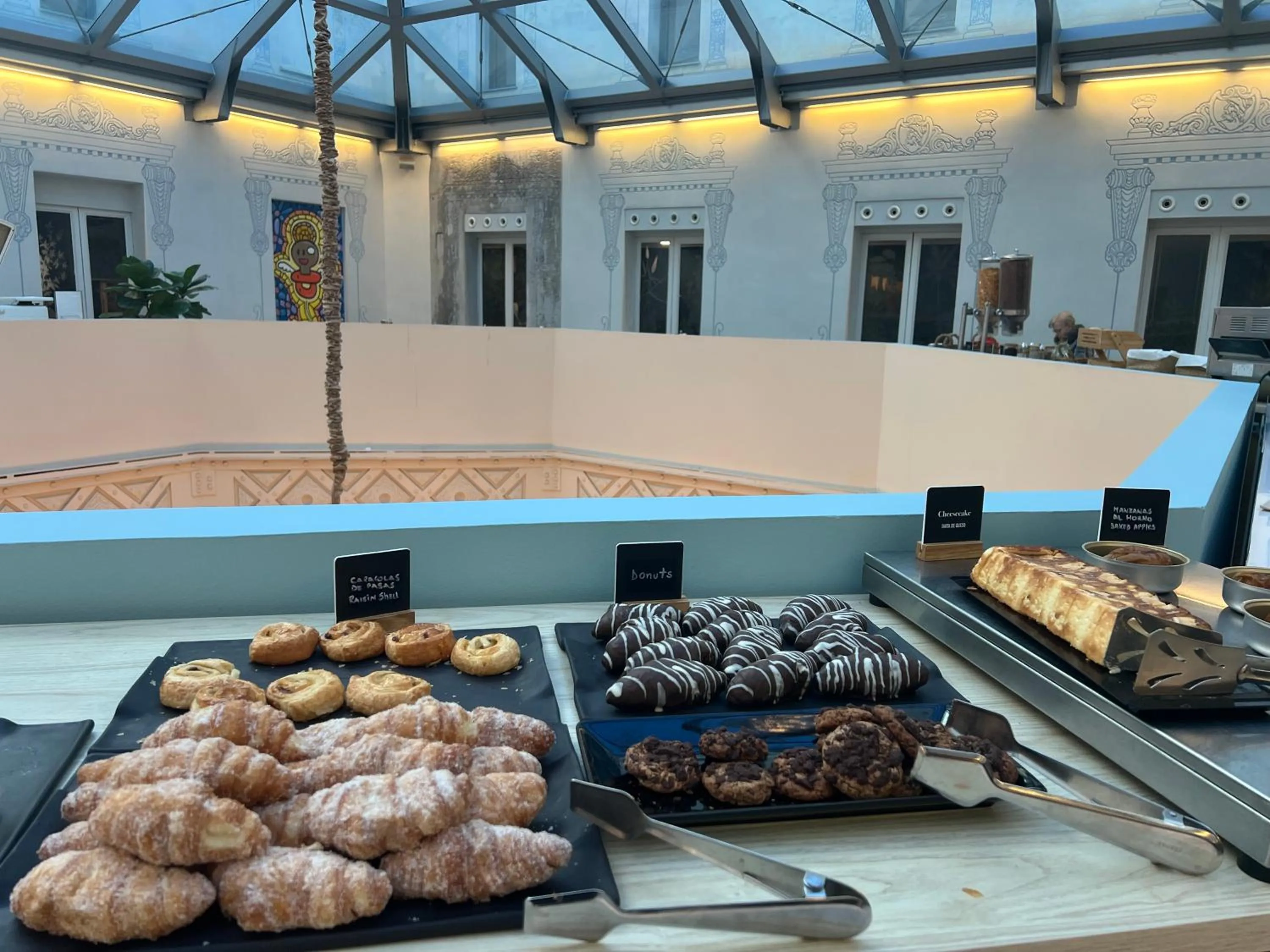 Breakfast in Oriente Atiram Hotel