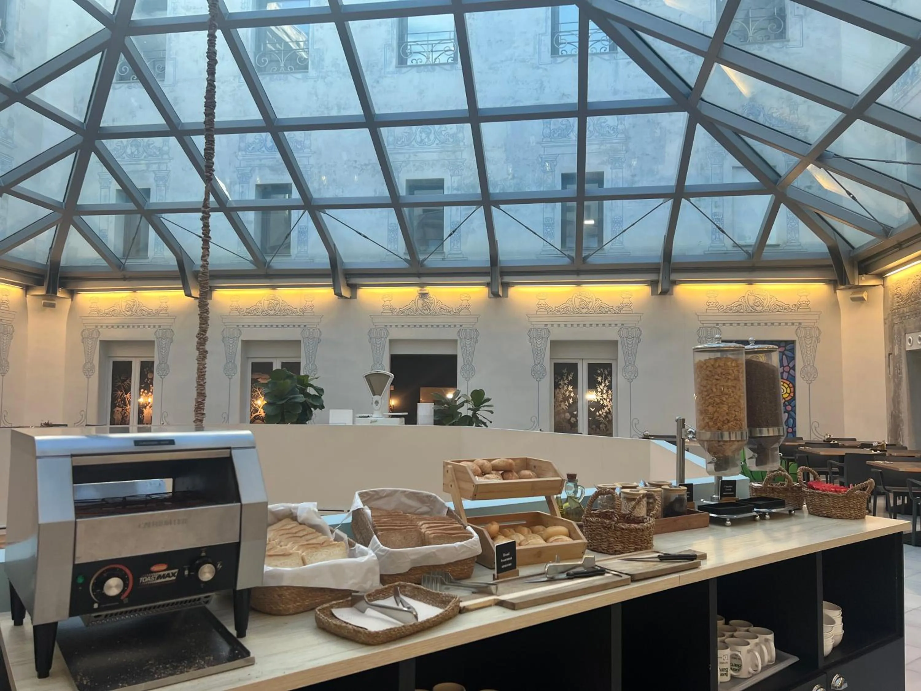 Breakfast in Oriente Atiram Hotel