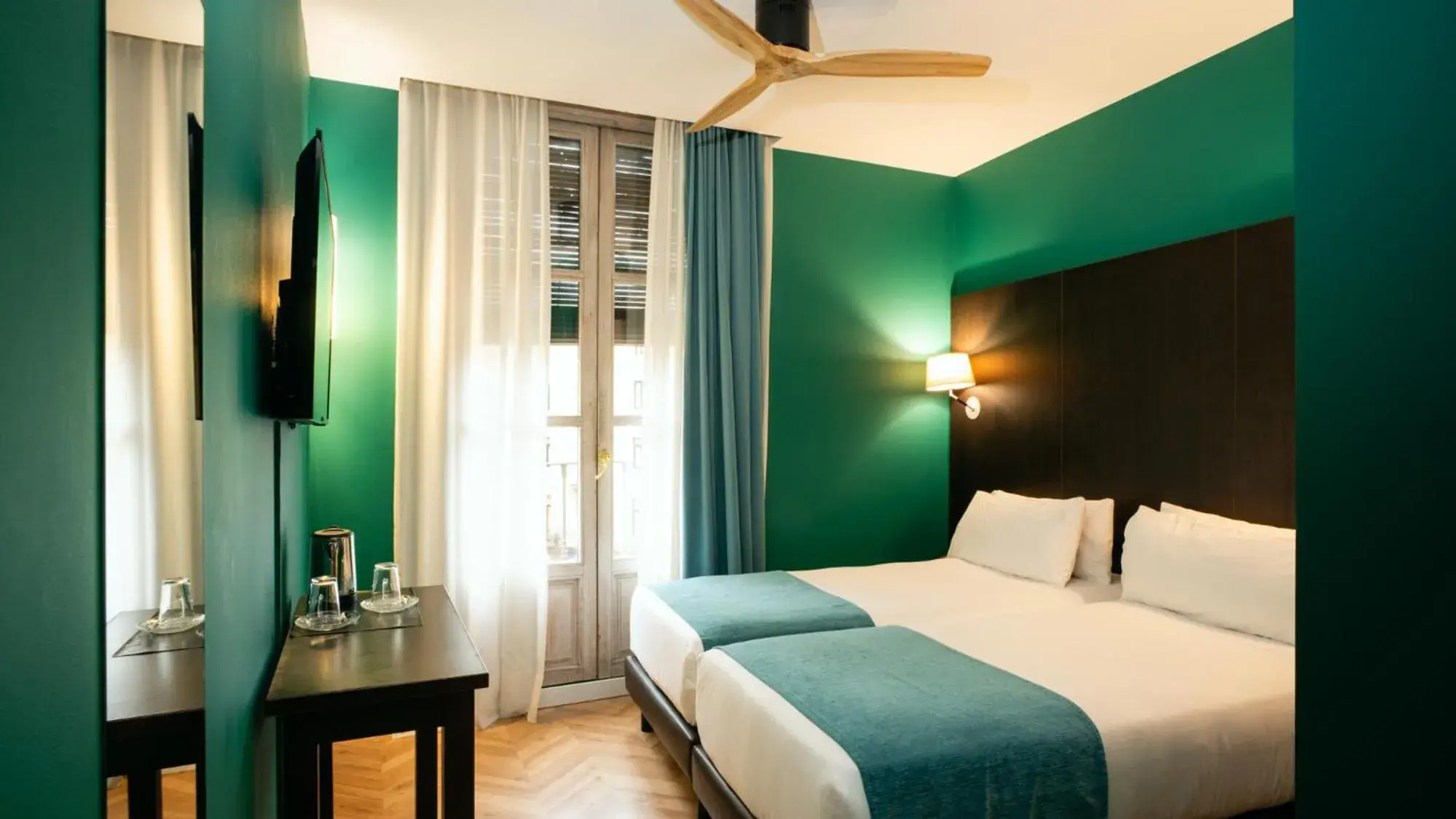 Photo of the whole room, Bed in Hotel Ramblas Internacional Photo of the whole room, Bed in Hotel Ramblas Internacional