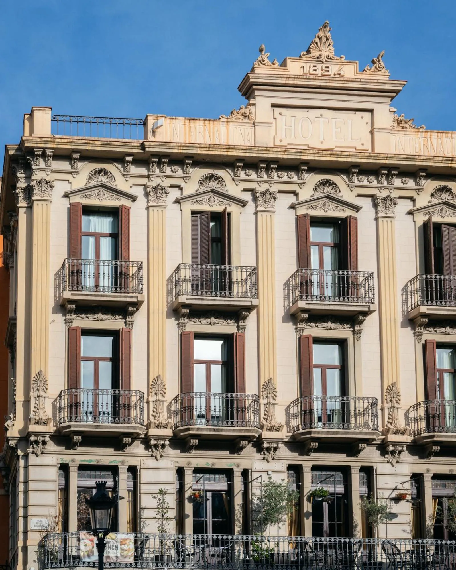 Property building in Hotel Ramblas Internacional