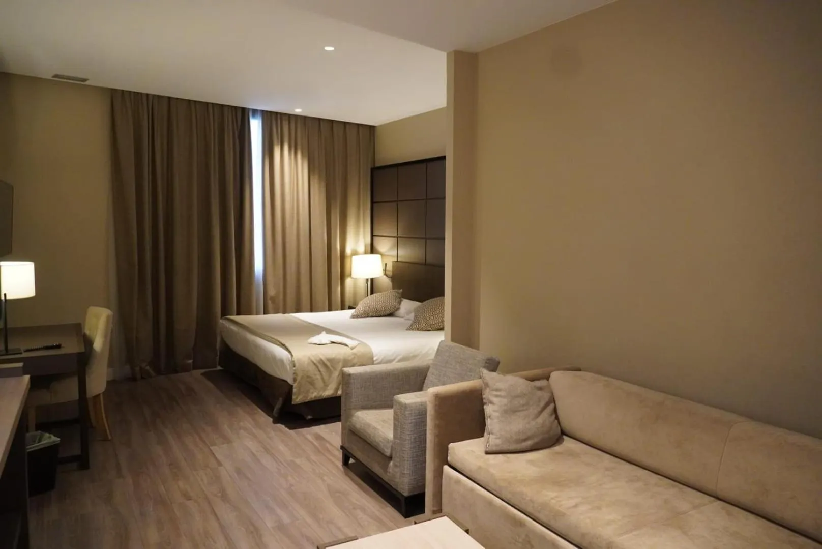 Photo of the whole room, Bed in Palacio Valderrabanos