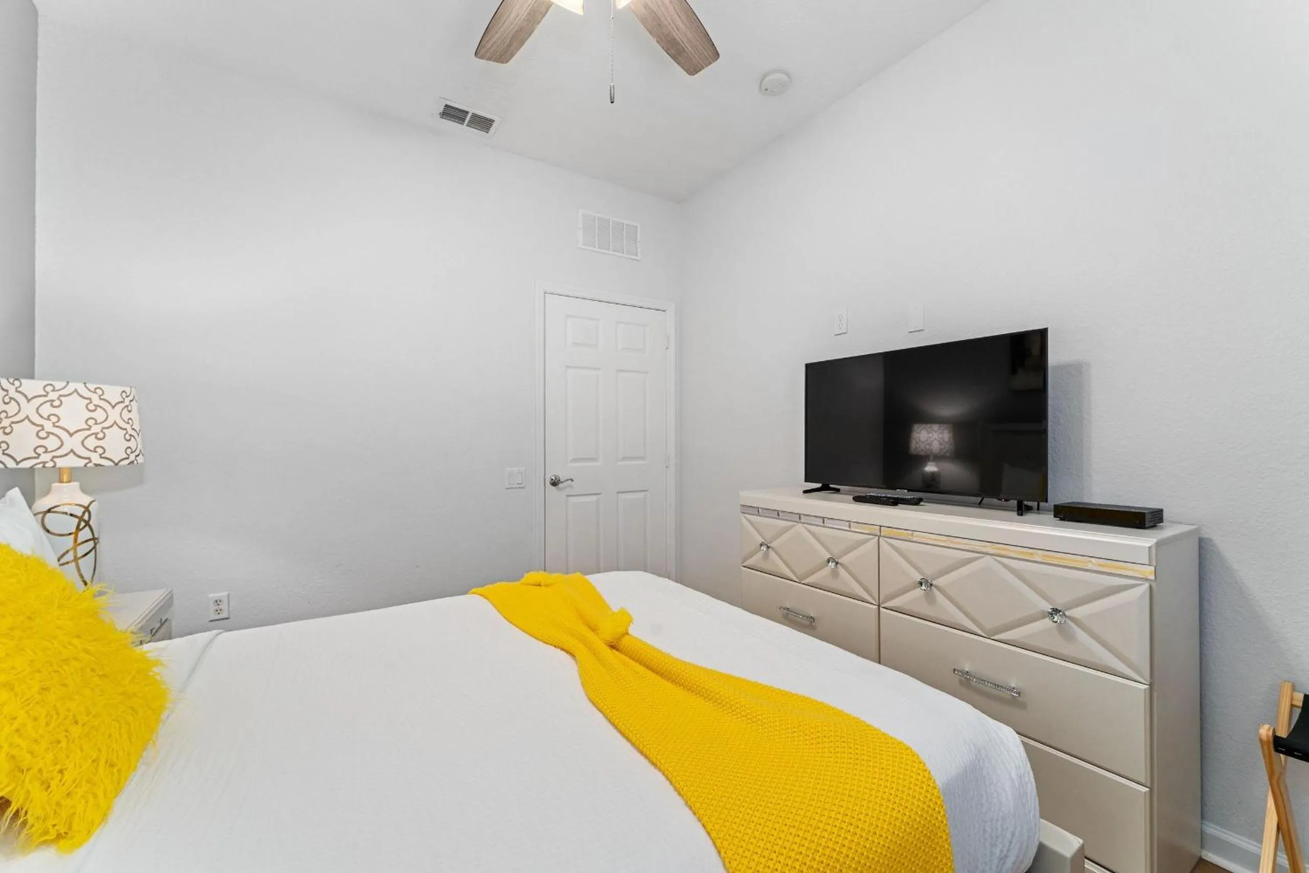 Bed in Vista Cay Resort