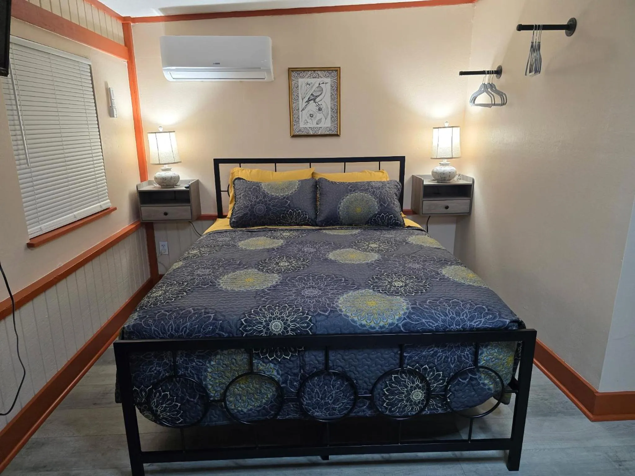 Bed in Nature Coast Inn & Cottages