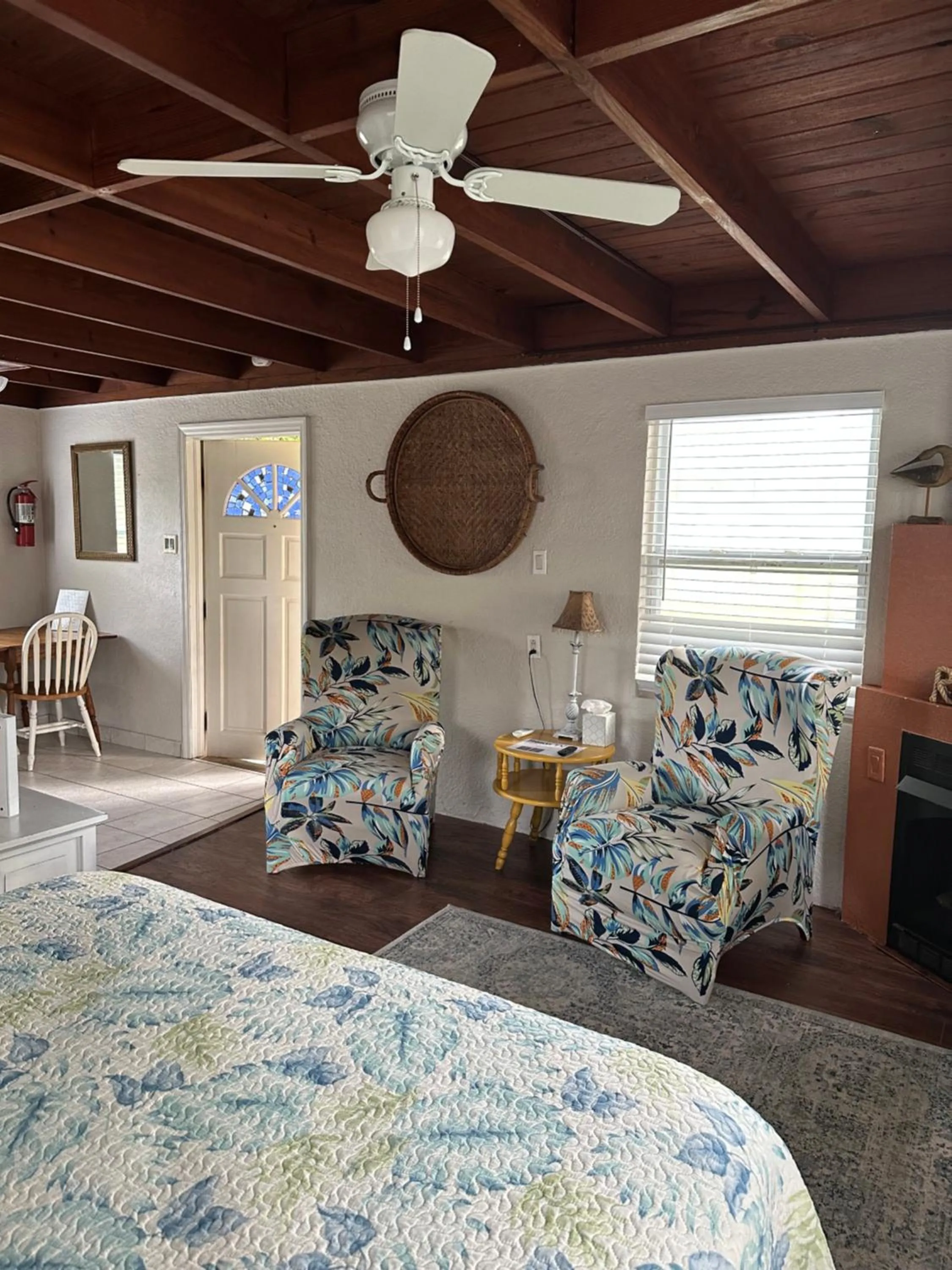 Bed in Nature Coast Inn & Cottages