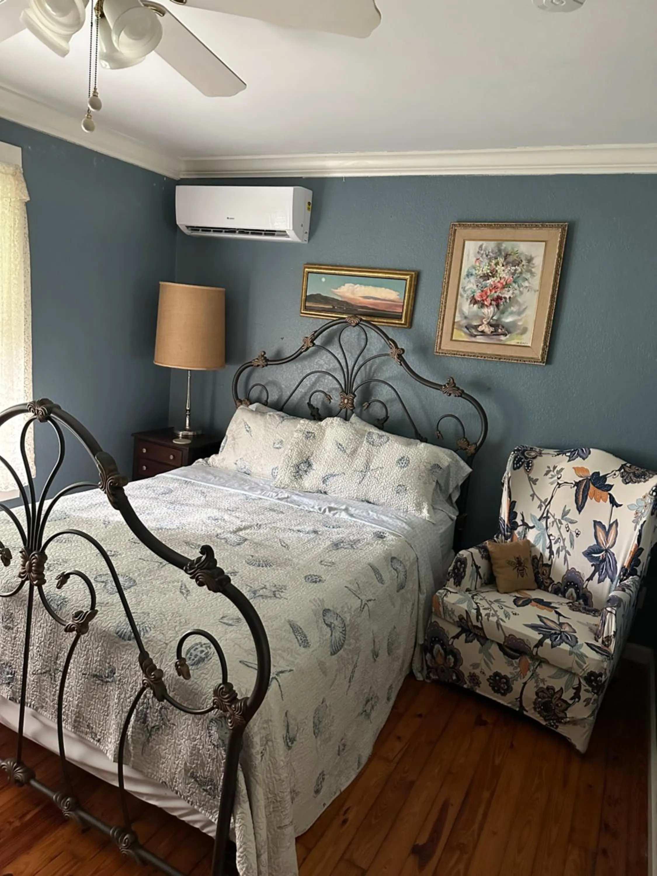 Bed in Nature Coast Inn & Cottages