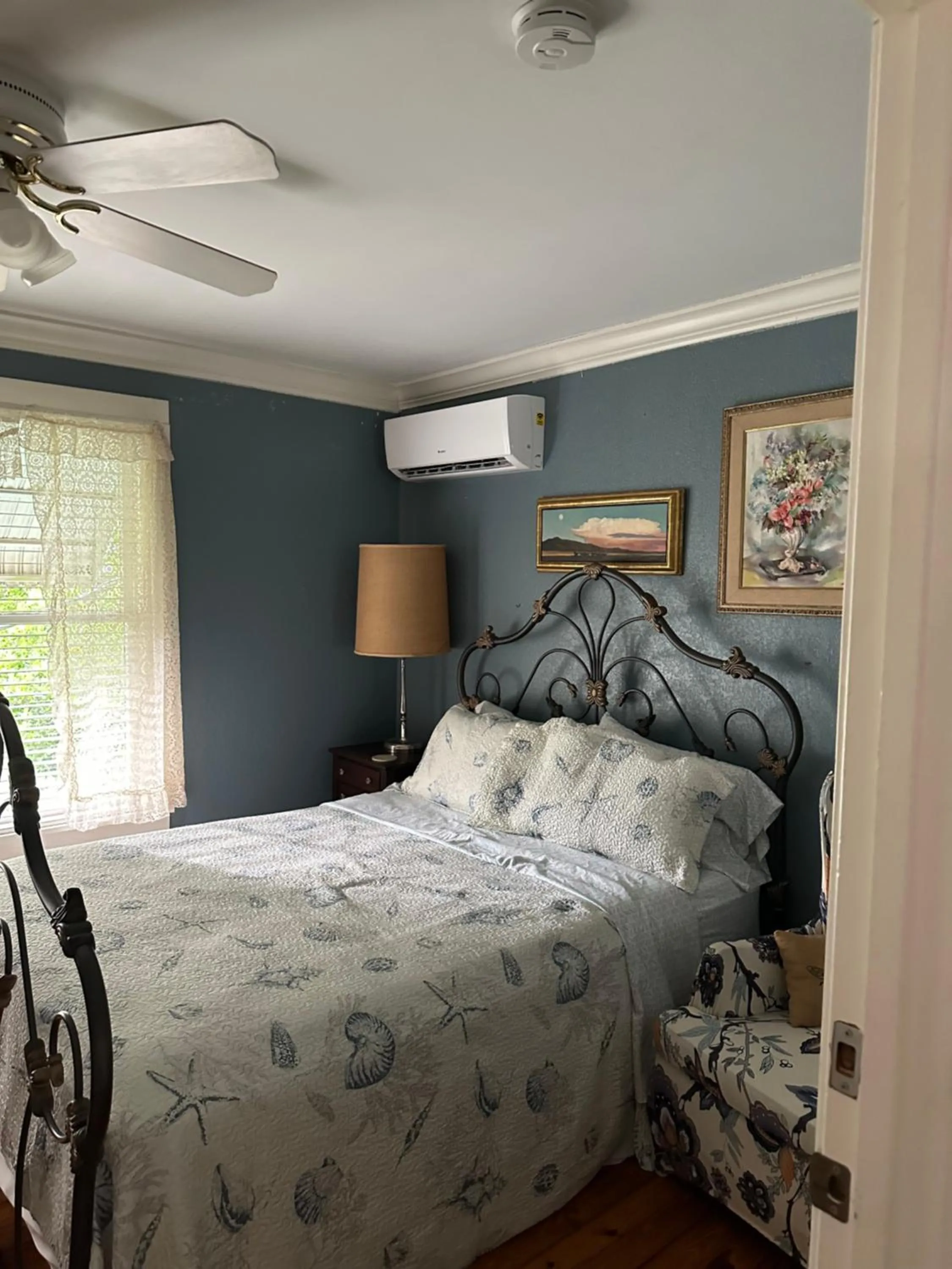 Bed in Nature Coast Inn & Cottages