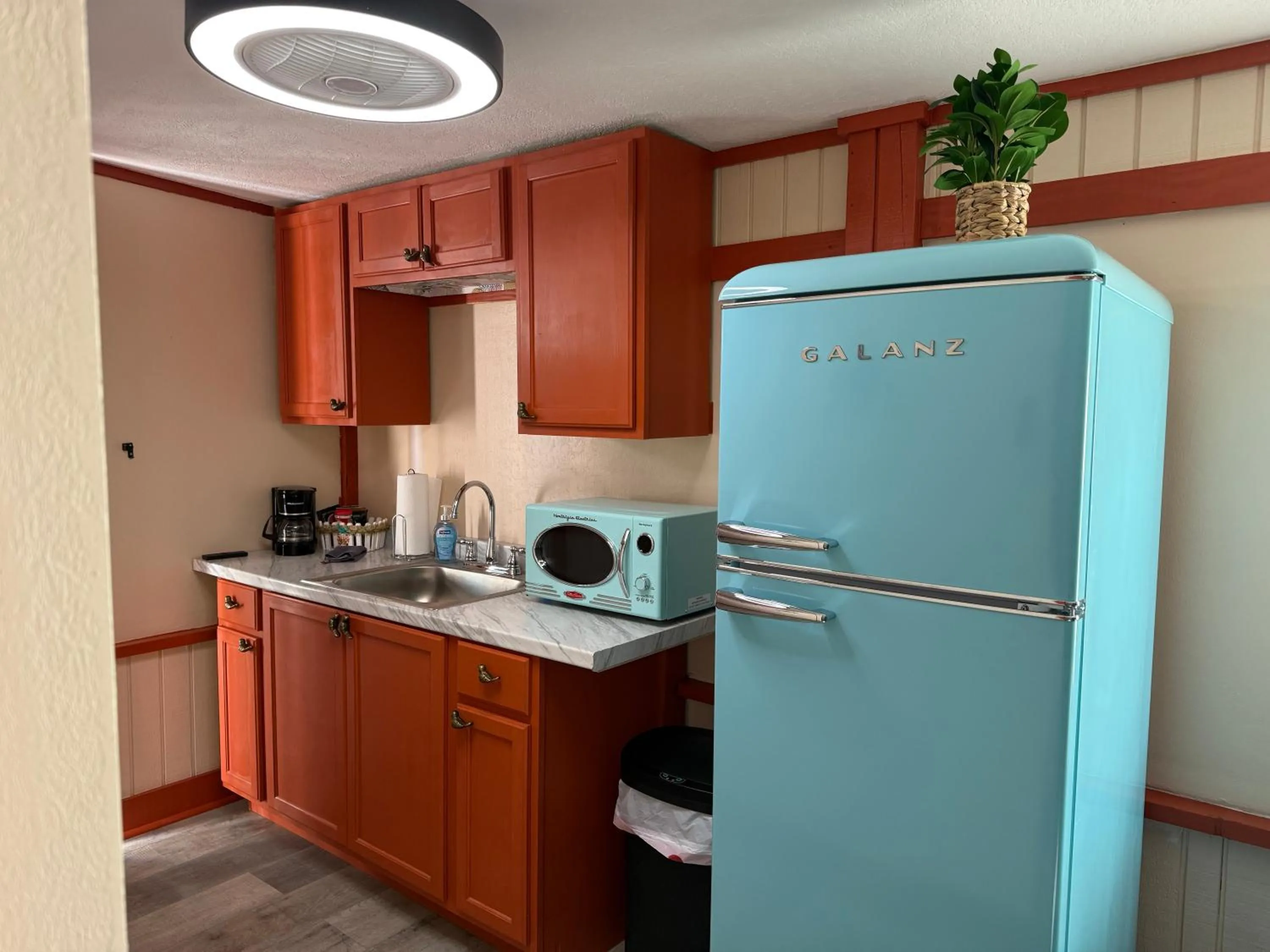 Nature Coast Inn & Cottages