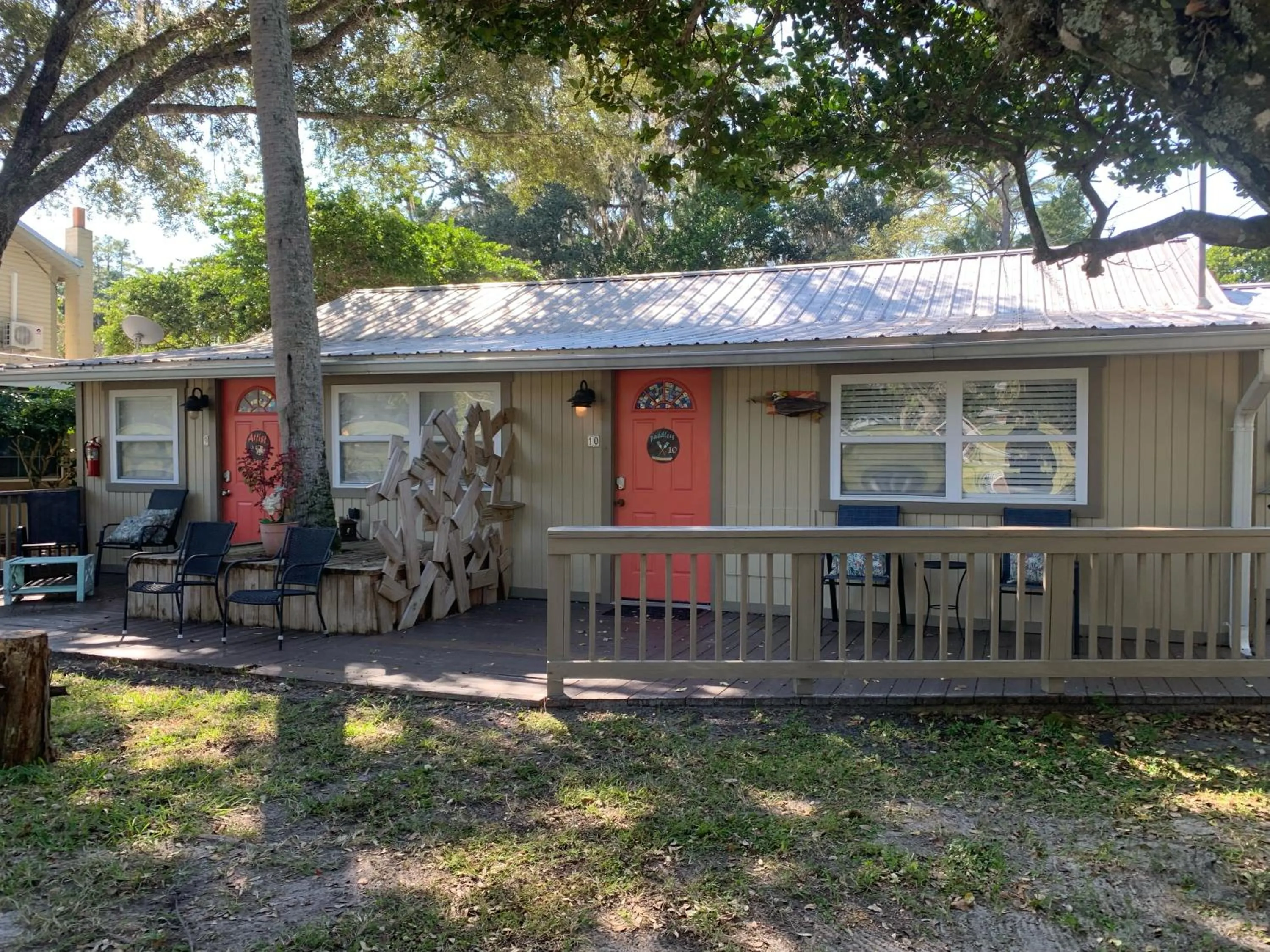 Nature Coast Inn & Cottages