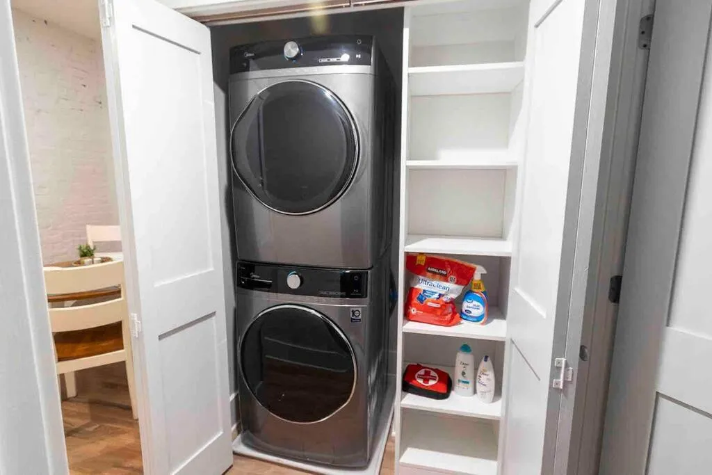 laundry in Spacious 1 bed 1 bath Downtown OTR condo minutes walk to the Reds Bengals stadium & more!