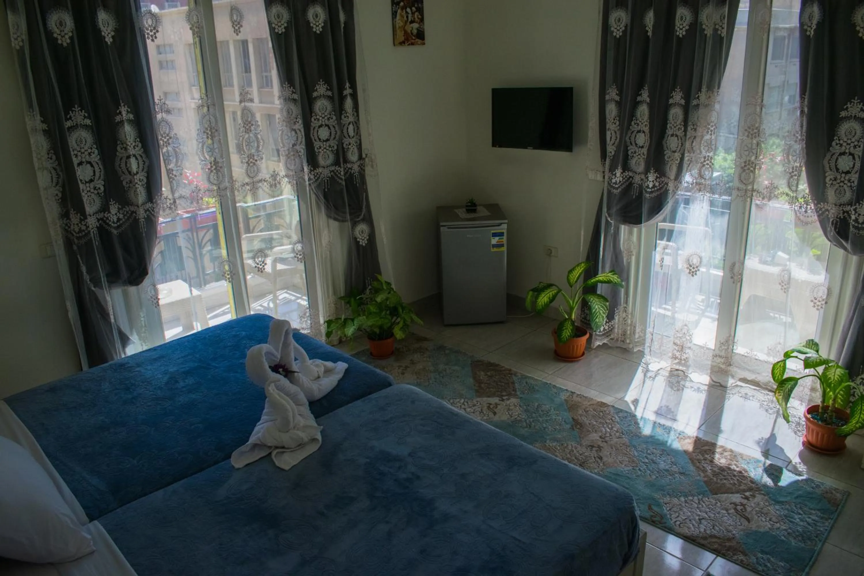 Photo of the whole room, Bed in Crown Hotel