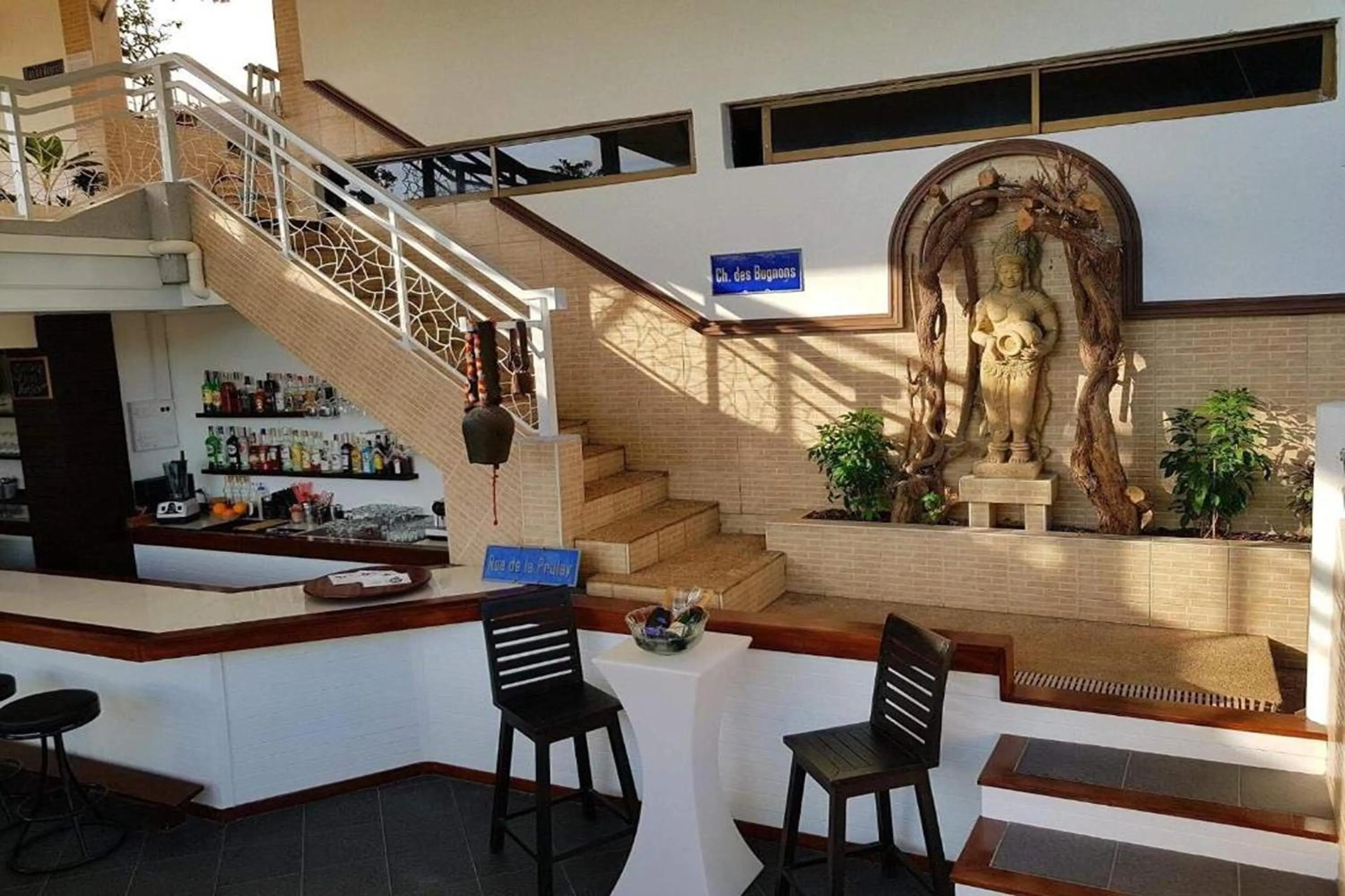 Restaurant/places to eat in Swiss Villas Panoramic - SHA Certified