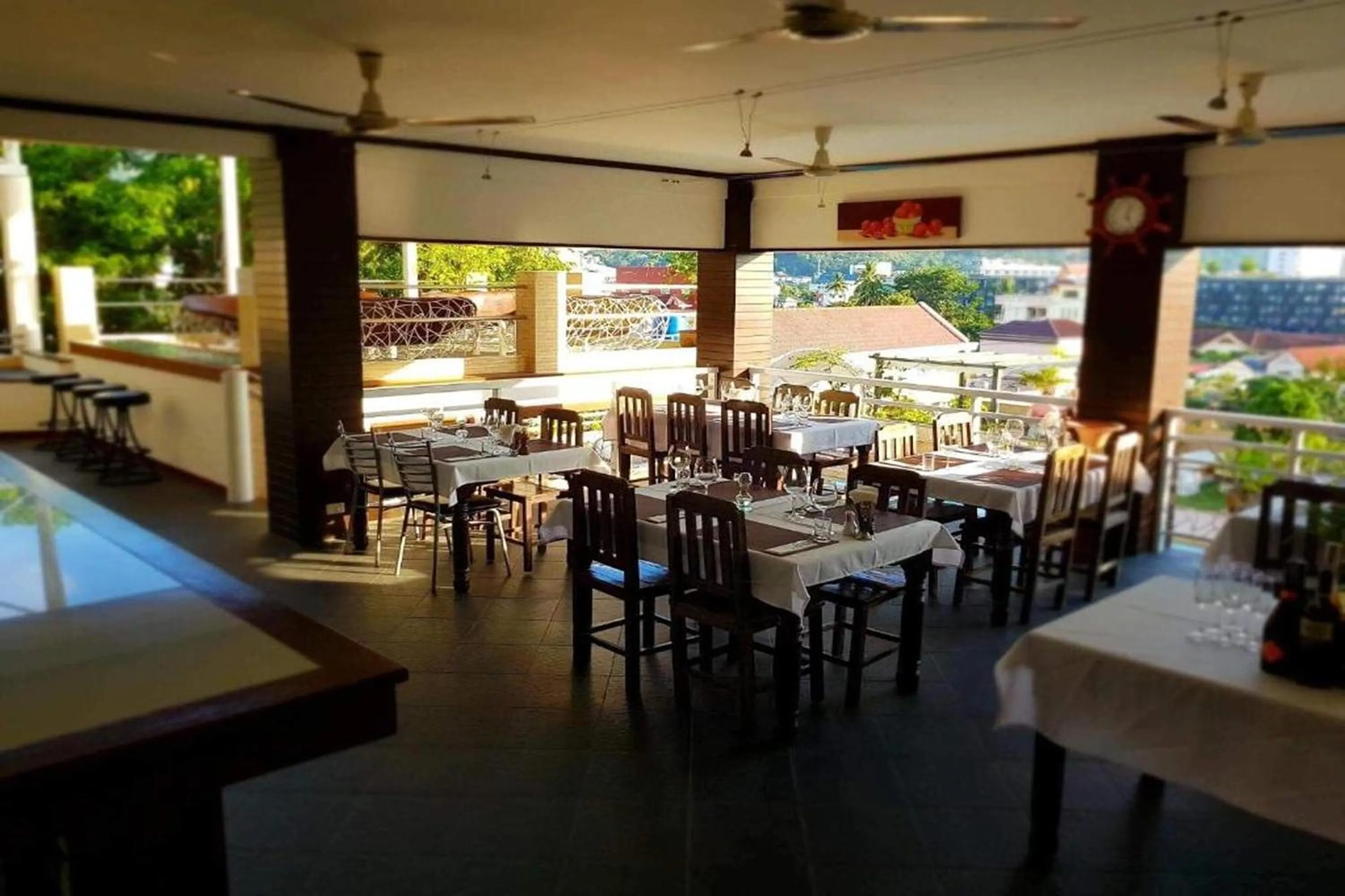 Restaurant/places to eat in Swiss Villas Panoramic - SHA Certified