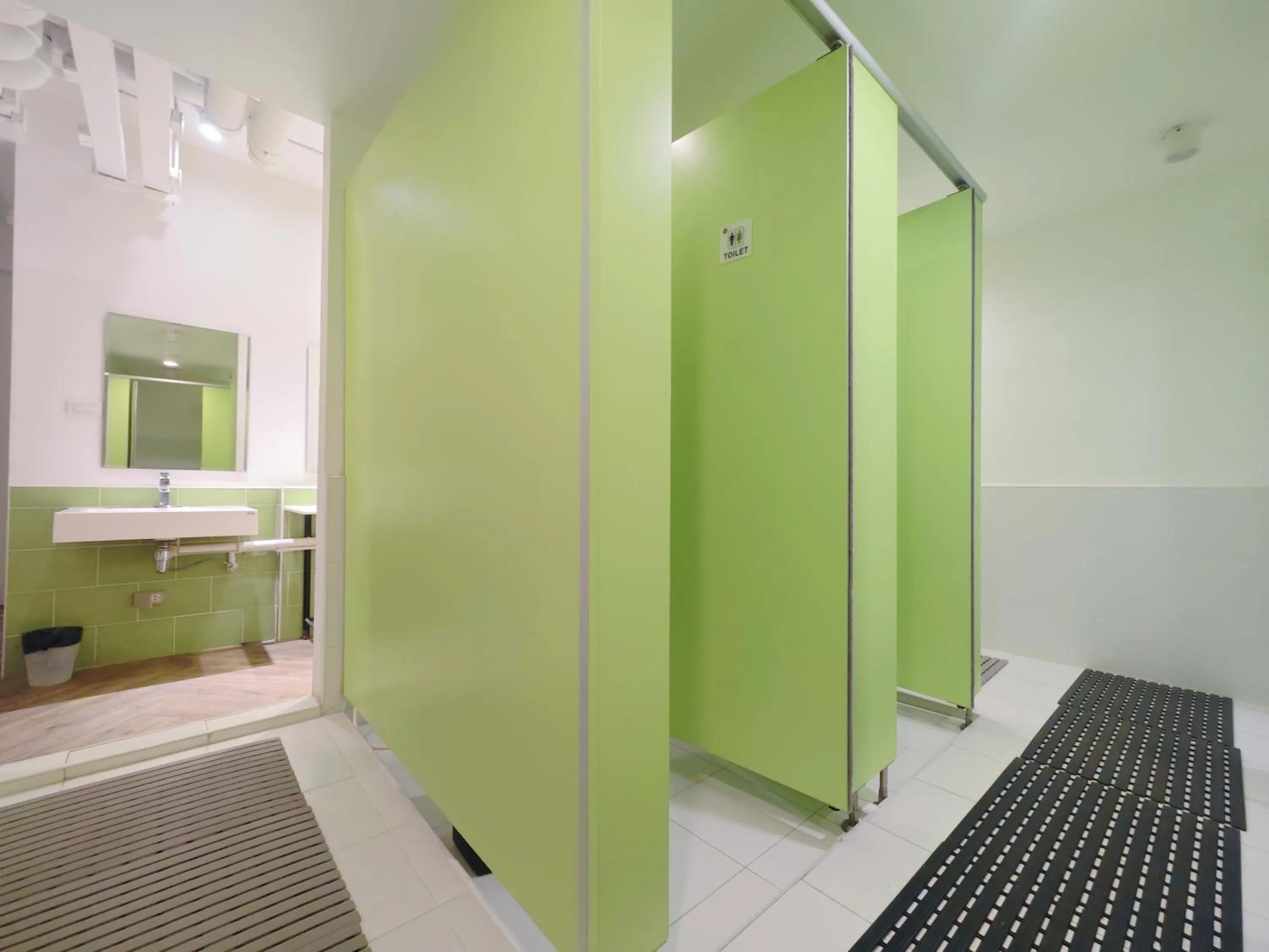 Toilet in Ostay Asoke Bangkok