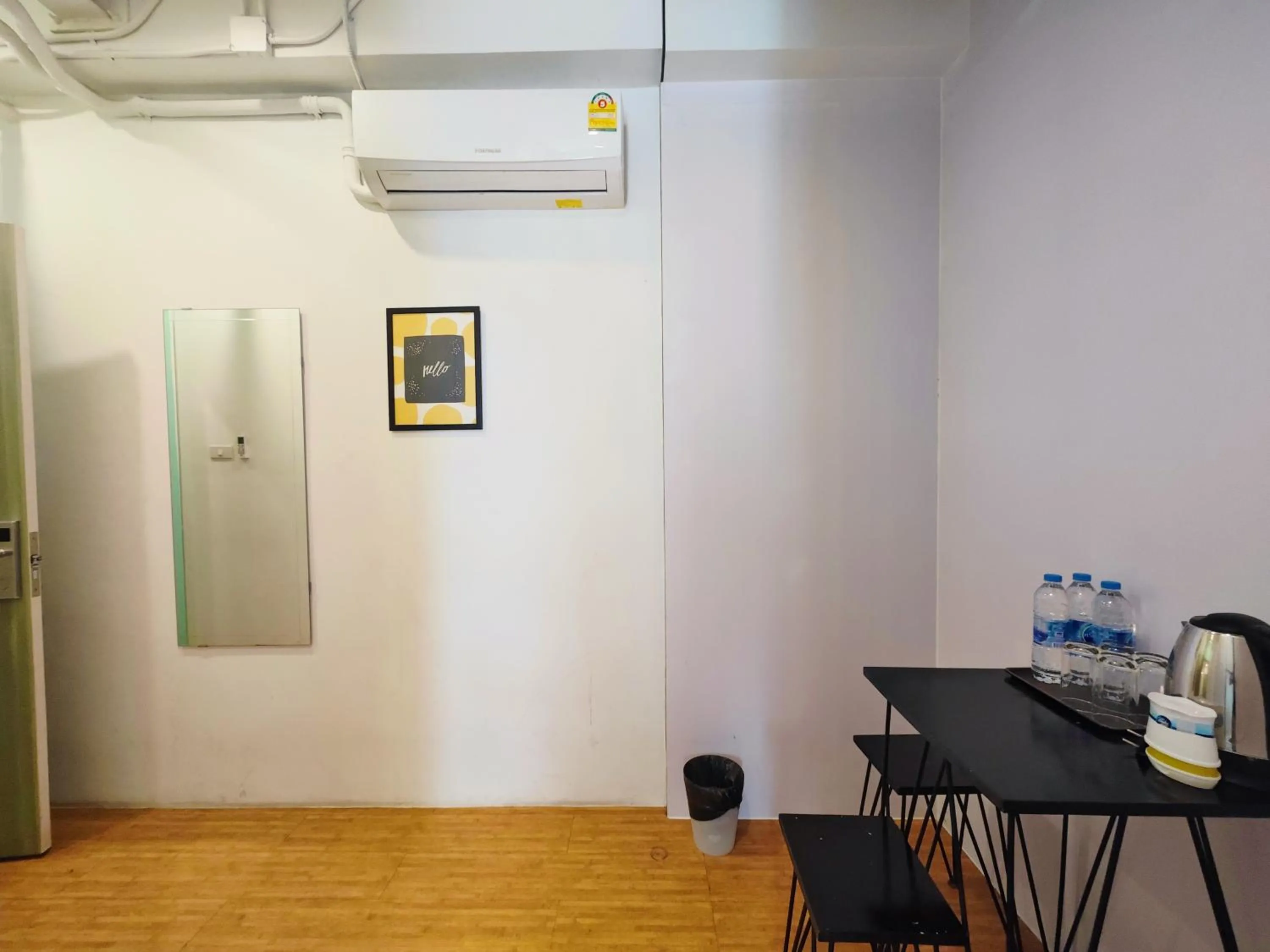 Dining area in Ostay Asoke Bangkok