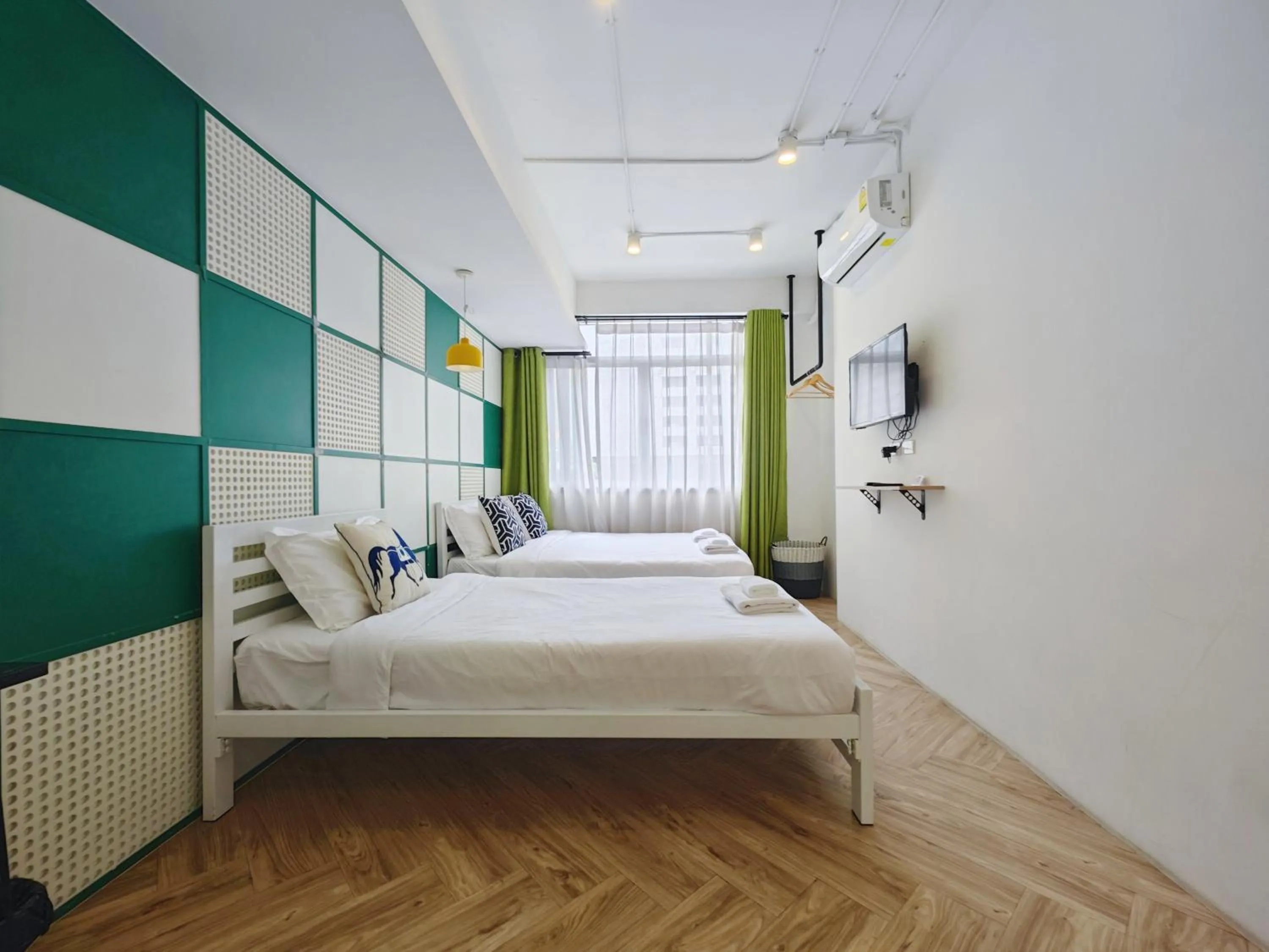 Photo of the whole room, Bed in Ostay Asoke Bangkok