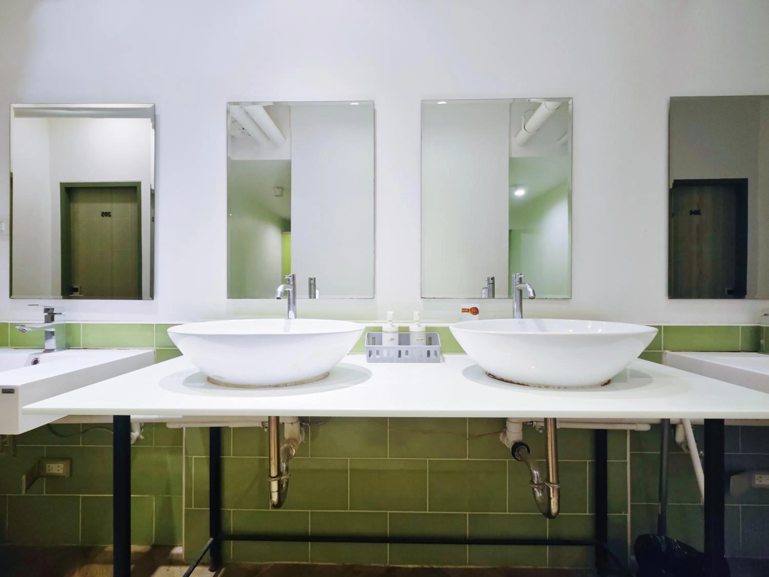 Toilet in Ostay Asoke Bangkok