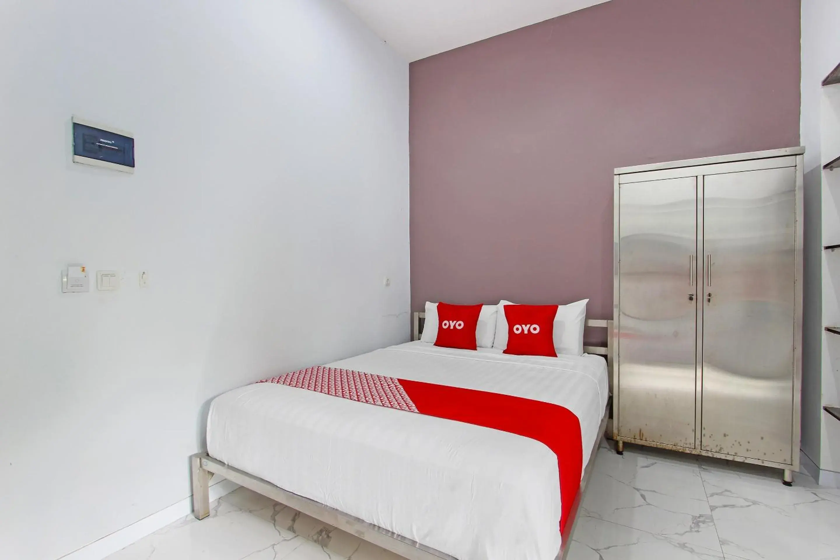 Bedroom, Bed in Capital O 91665 D'prof Exclusive Guesthouse Bedroom, Bed in Capital O 91665 D'prof Exclusive Guesthouse