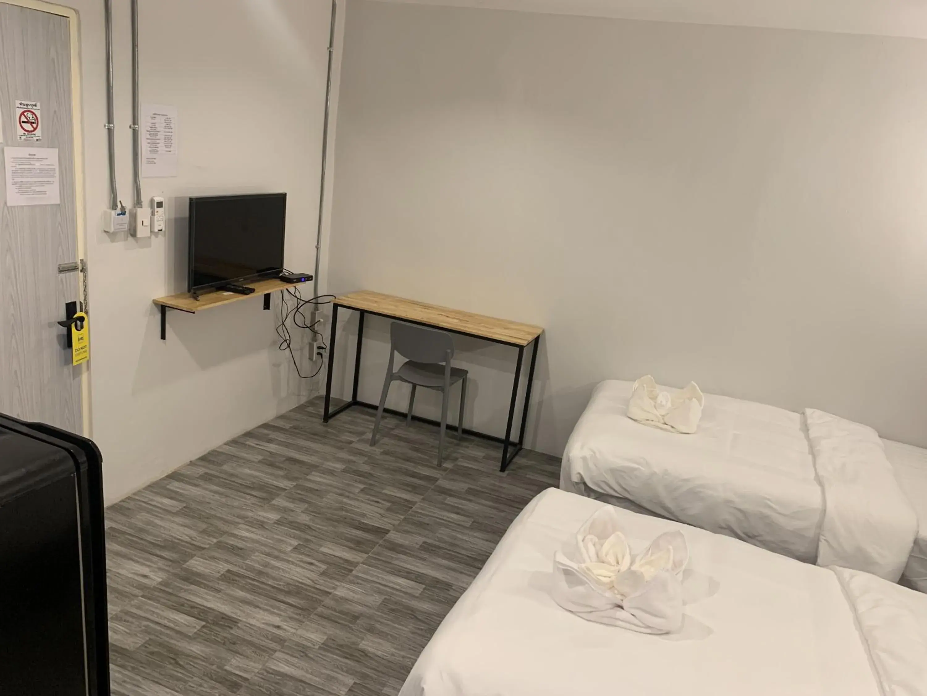 TV and multimedia, Bed in Life Hotel Rongkhun - White Temple Chiangrai TV and multimedia, Bed in Life Hotel Rongkhun - White Temple Chiangrai